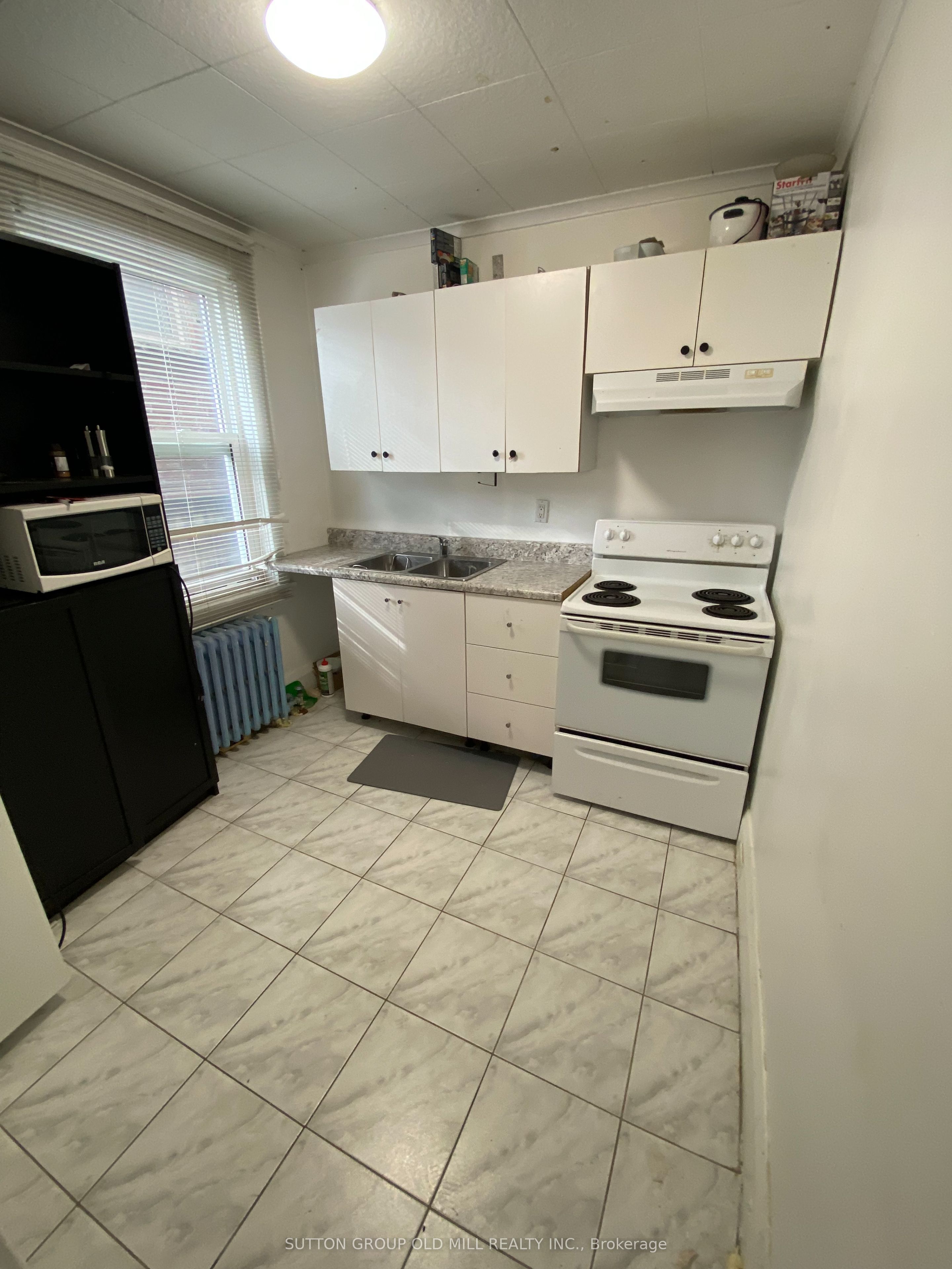 Unit Main Floor - 46 Rockcliffe Boulevard, Toronto 4