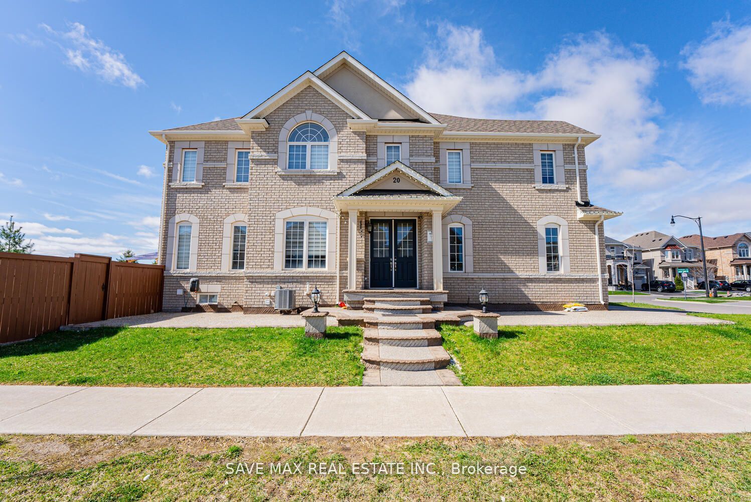 20 Desert Garden Drive, Brampton 4