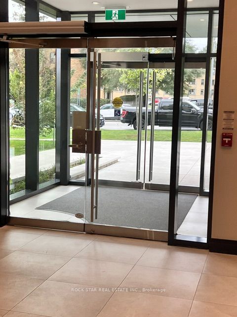 Unit 106 - 293 The Kingsway, Etobicoke 2