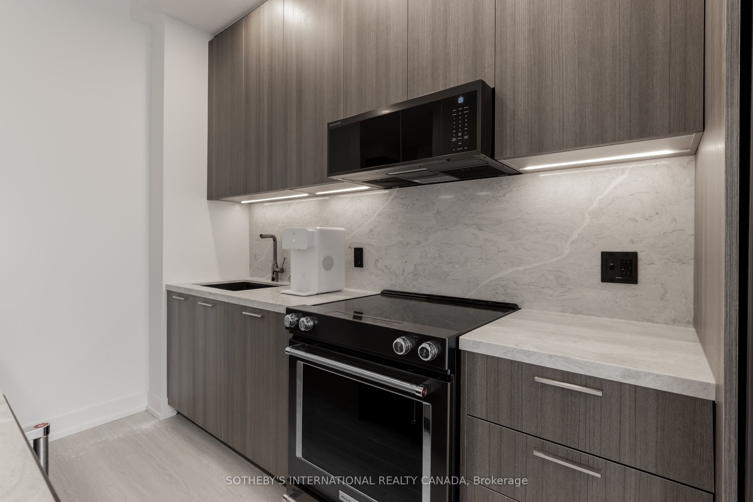 Unit 505 - 31 York Garden Way, North York 3