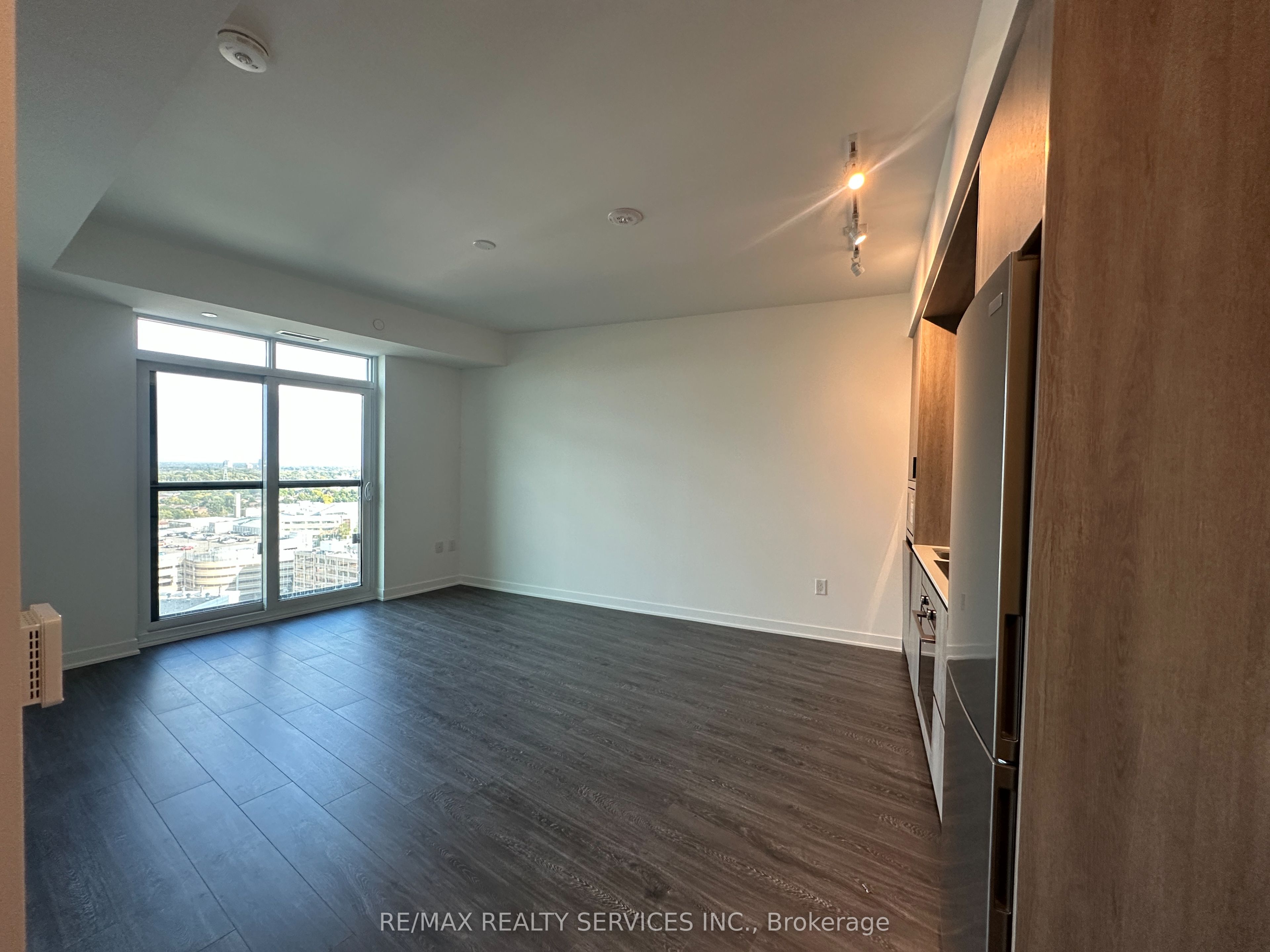 Unit 1913 - 2495 Eglinton Avenue W, Mississauga 2