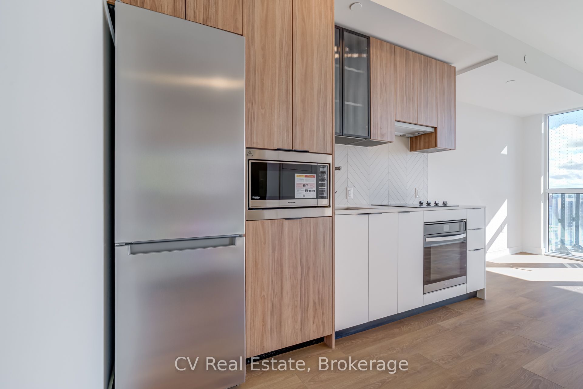 Unit 407 - 1037 The Queensway, Etobicoke 5