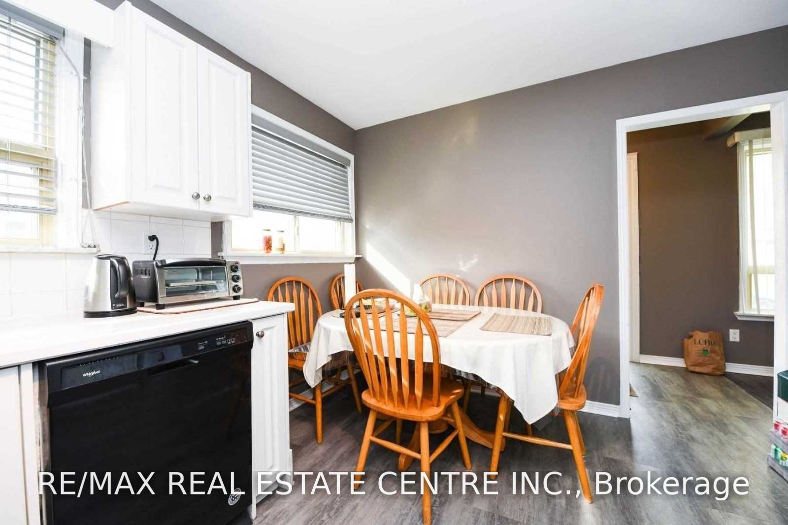 Unit Upper - 19 Alderbury Crescent, Brampton 4