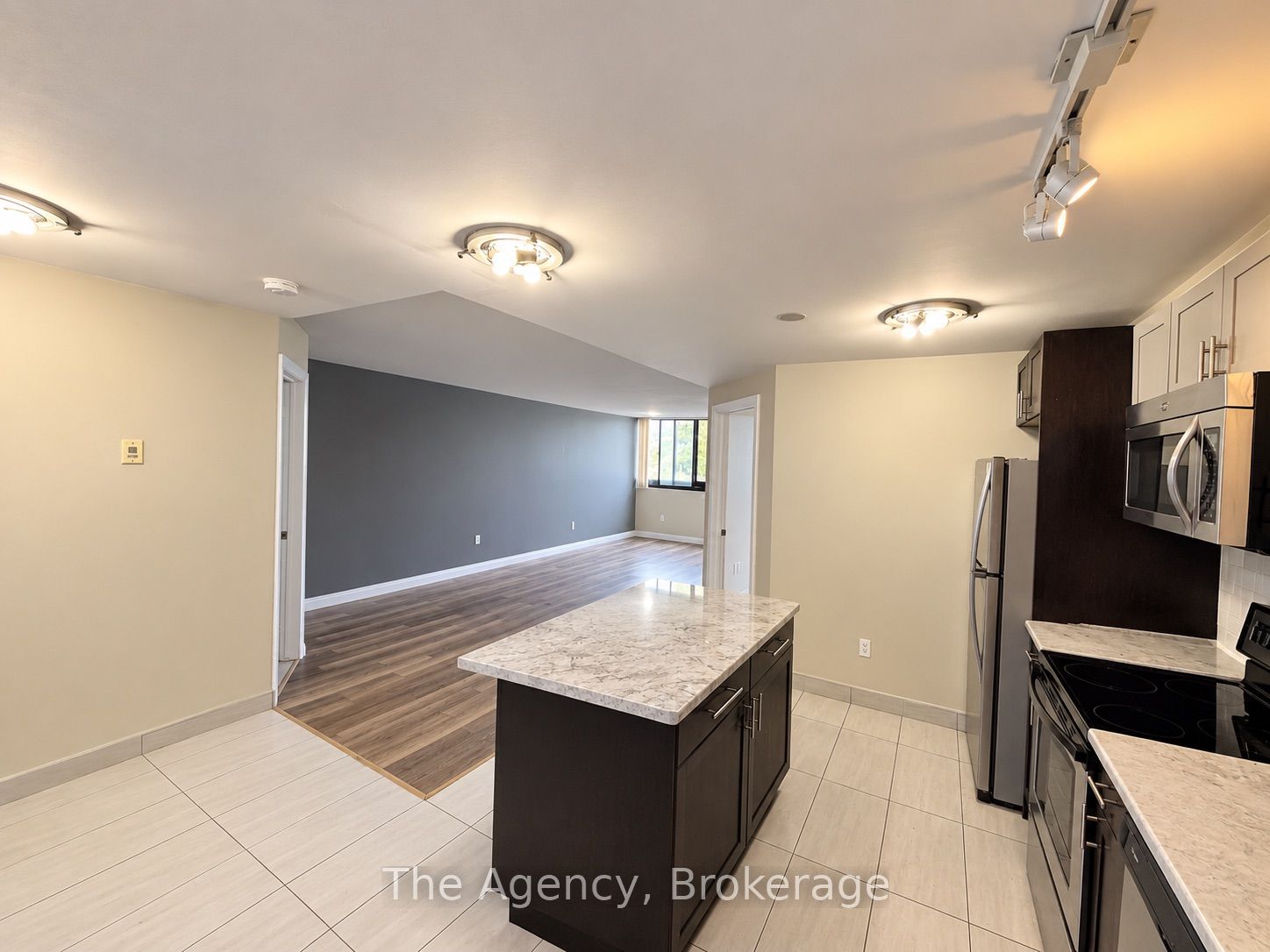 Unit 201 - 2200 Sherobee Road, Mississauga 4