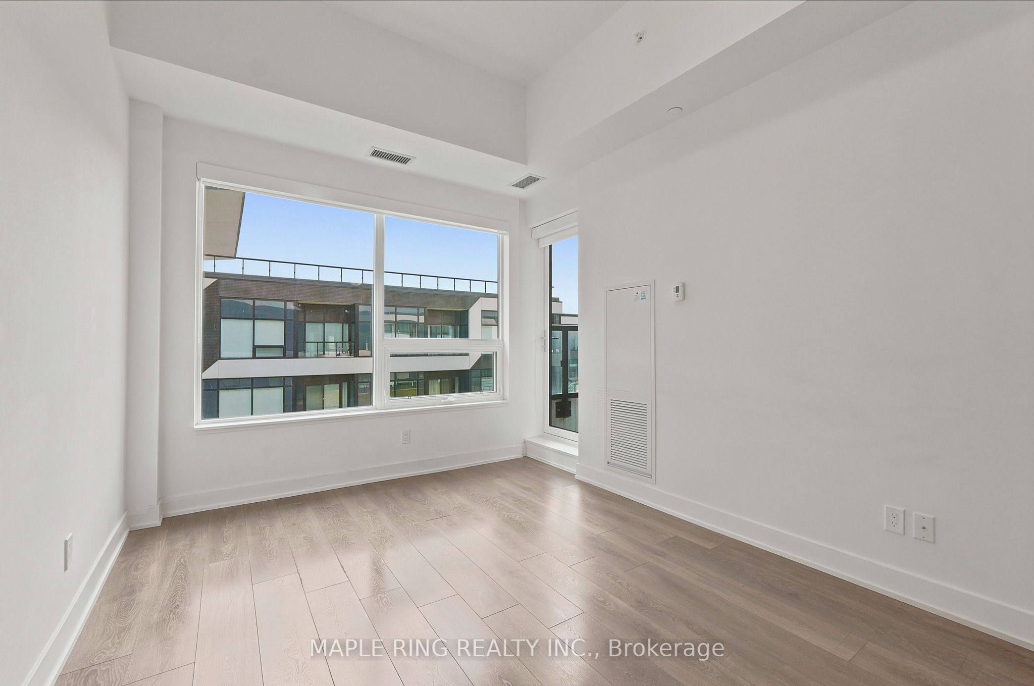 Unit 450 - 2485 Taunton Road, Oakville 2