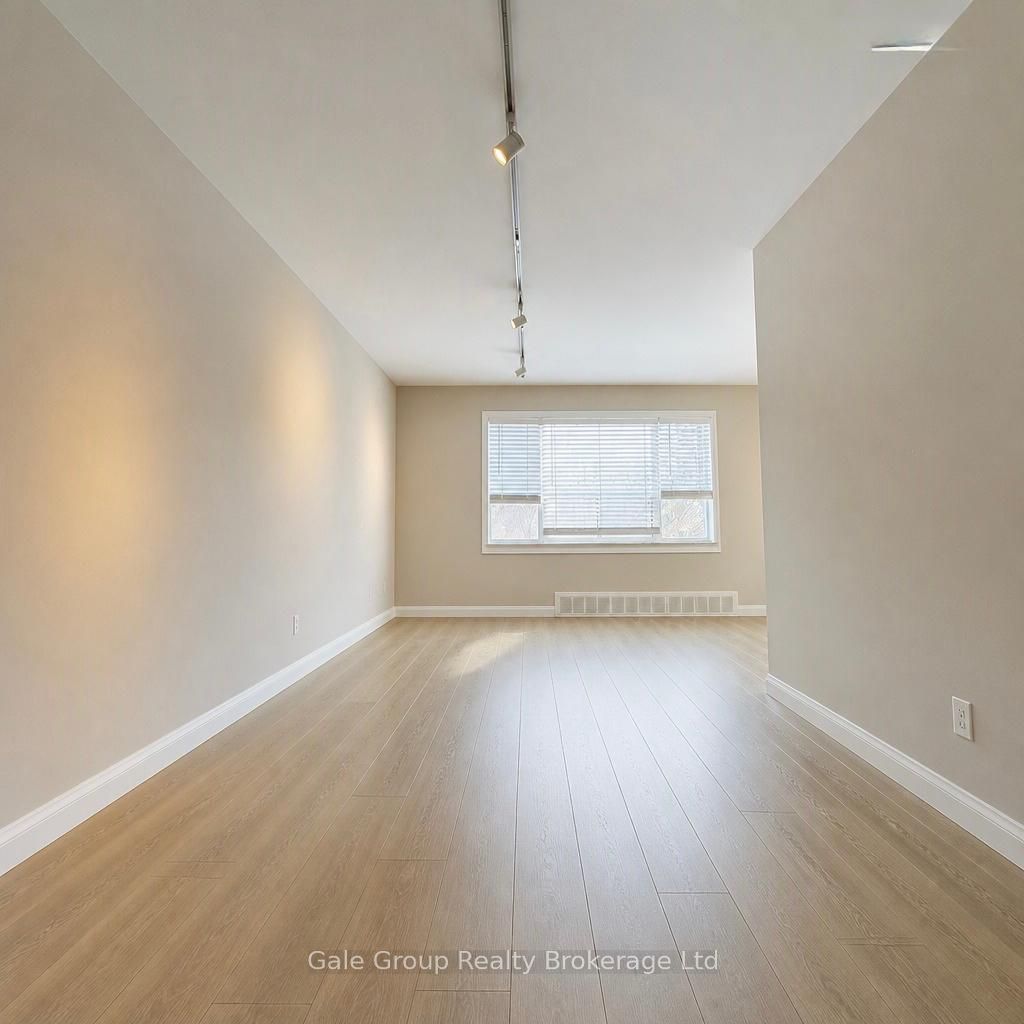 Unit Unit-6 - 25 Paisley Boulevard E, Mississauga 4