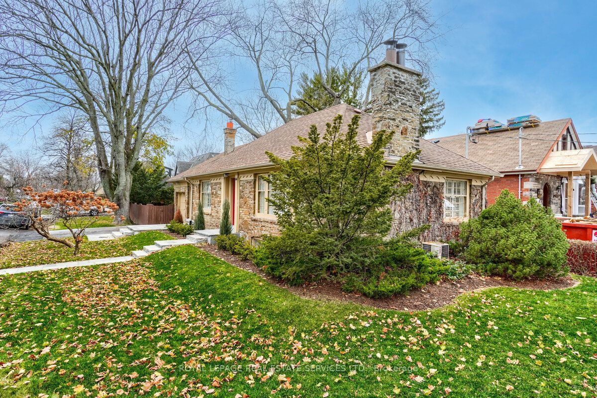 880 Royal York Road, Etobicoke 2