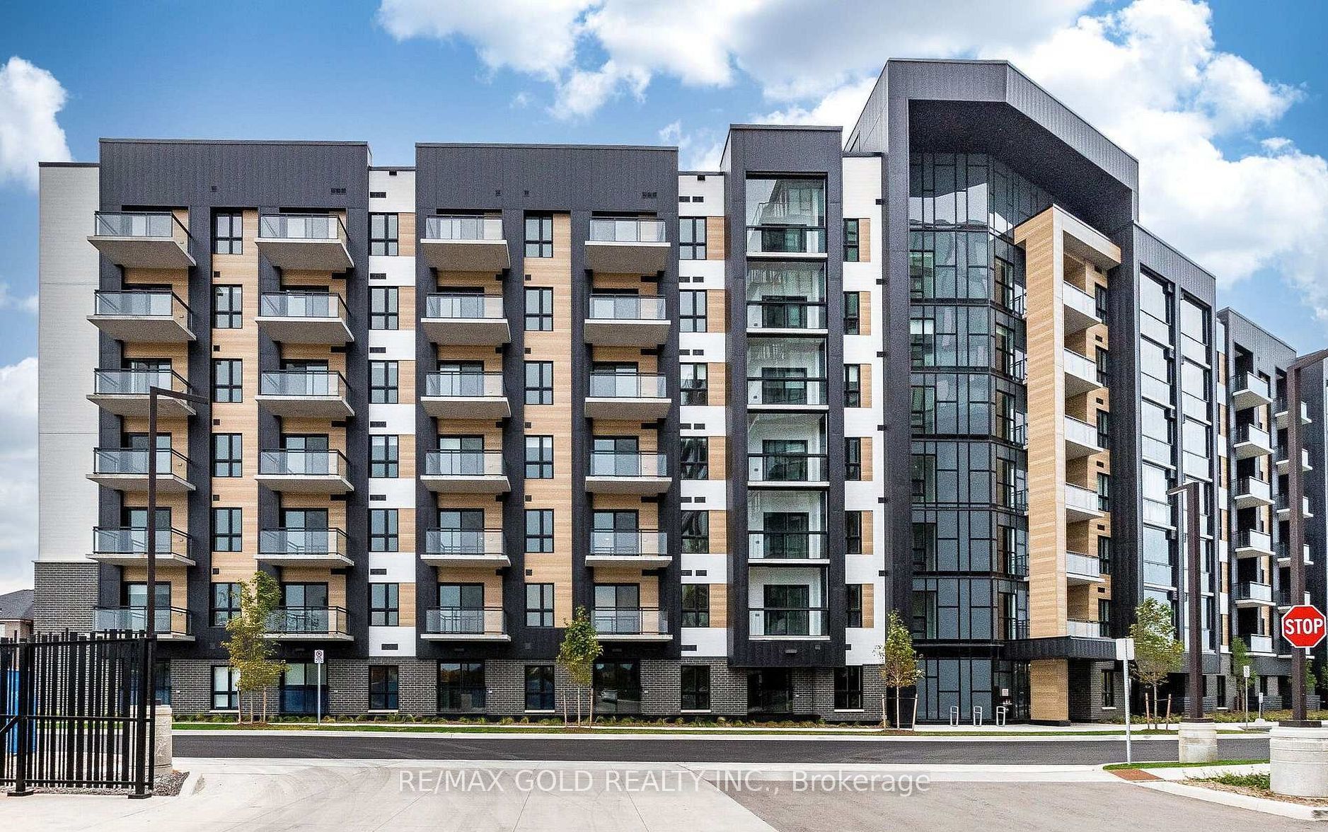Unit 605 - 3008 William Cutmore Boulevard, Oakville 2