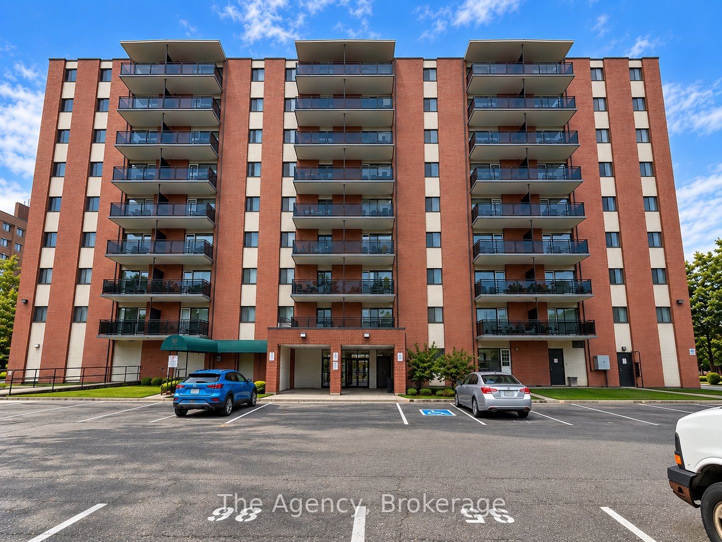 Unit 805 - 45 Paisley Boulevard W, Mississauga 2