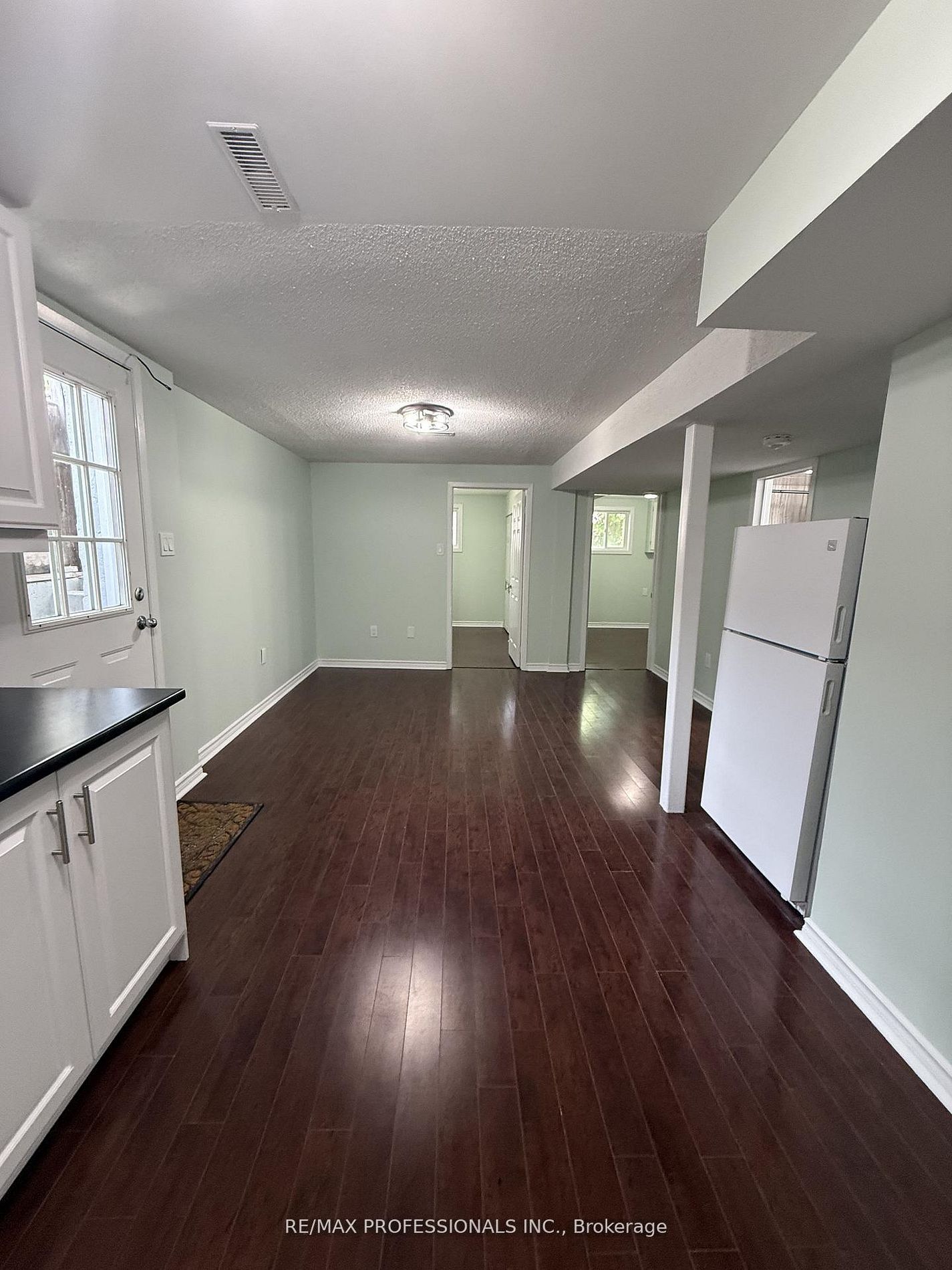 Unit Basement - 23 Dunwich Place, Brampton 4