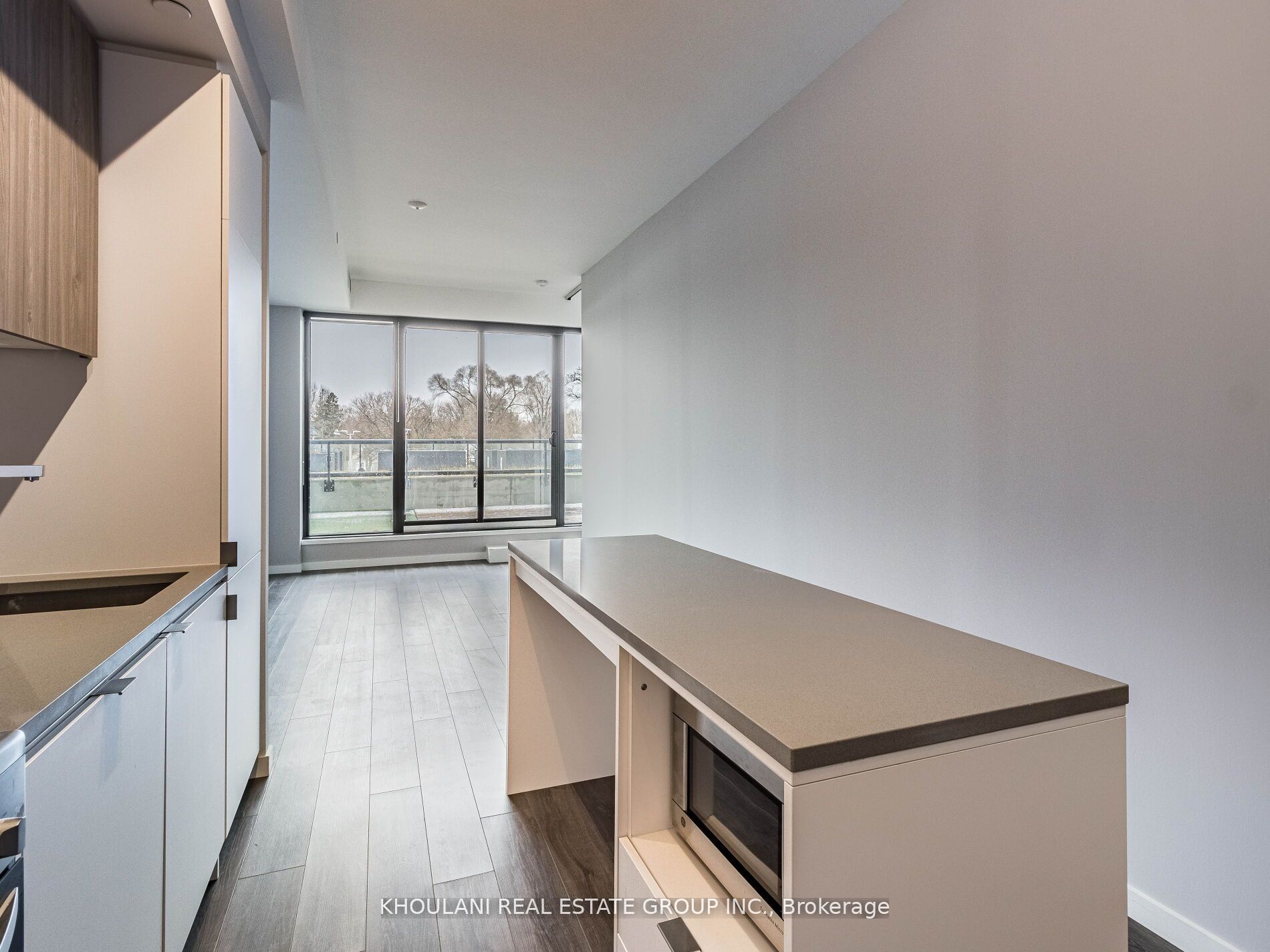 Unit 204 - 7 Smith Crescent, Etobicoke 4