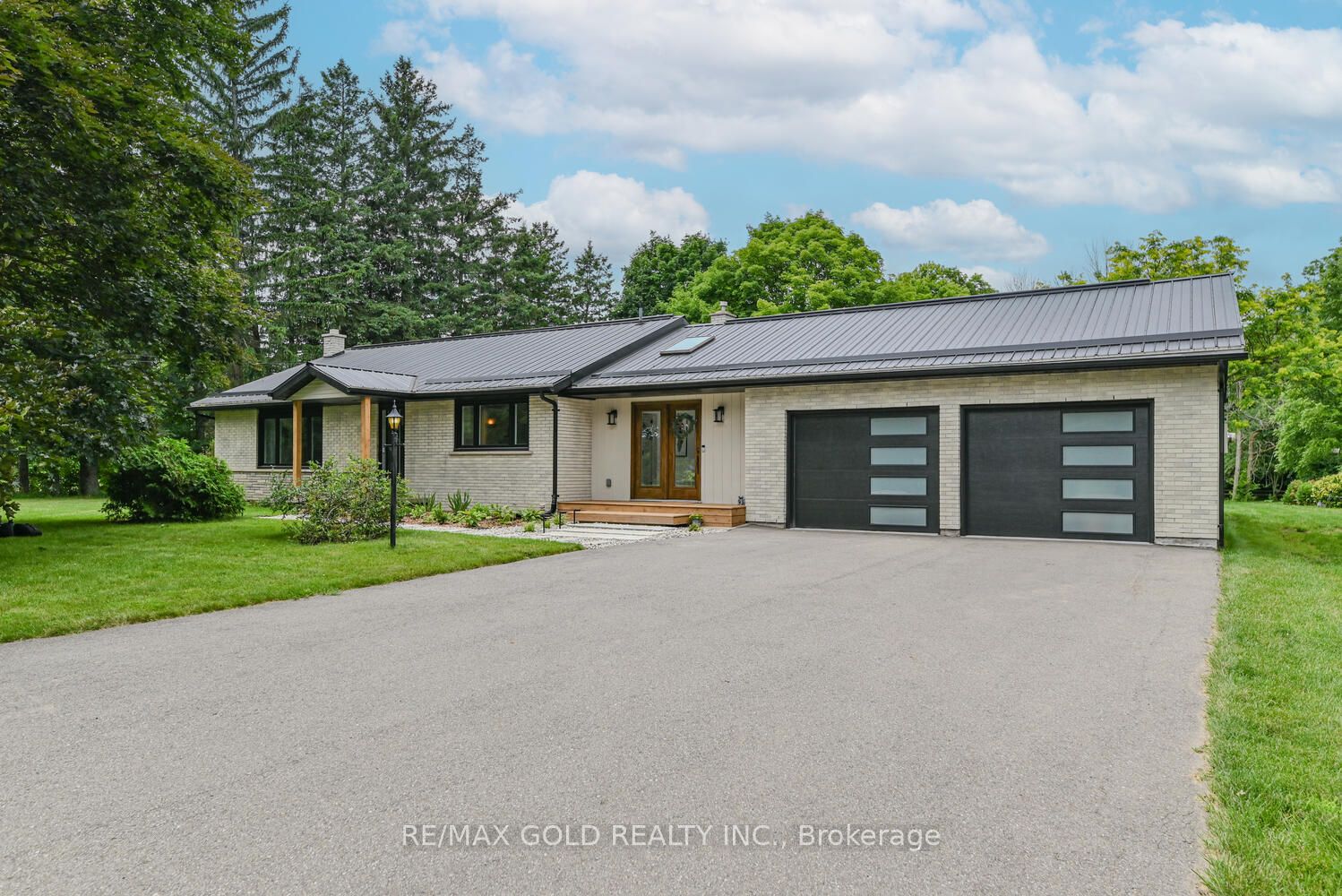 2285 Kilbride St, Burlington, Ontario L7P0H7 For Sale HouseSigma