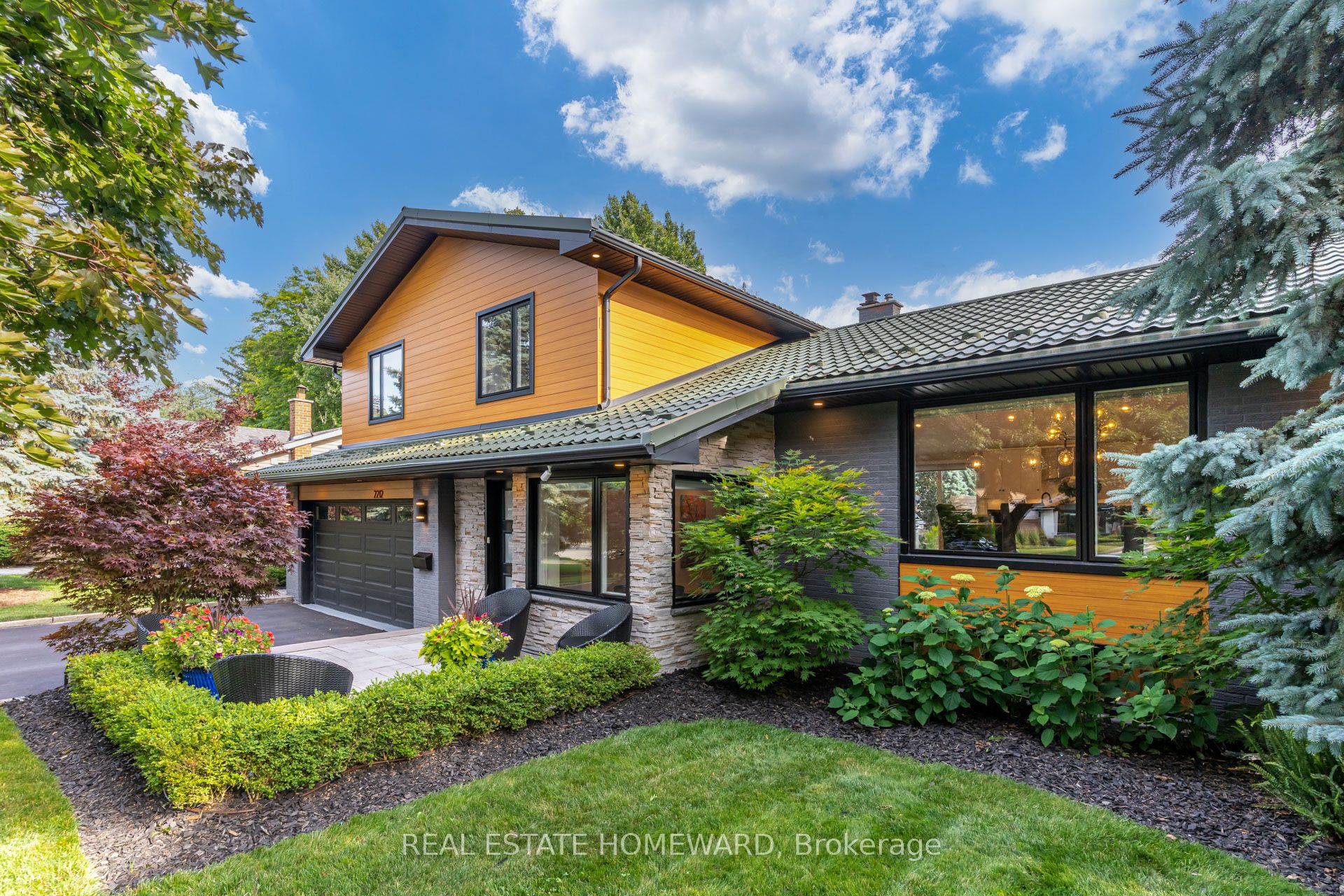 2212 Stillmeadow Rd, Mississauga, Ontario L5B1X4 For Sale HouseSigma