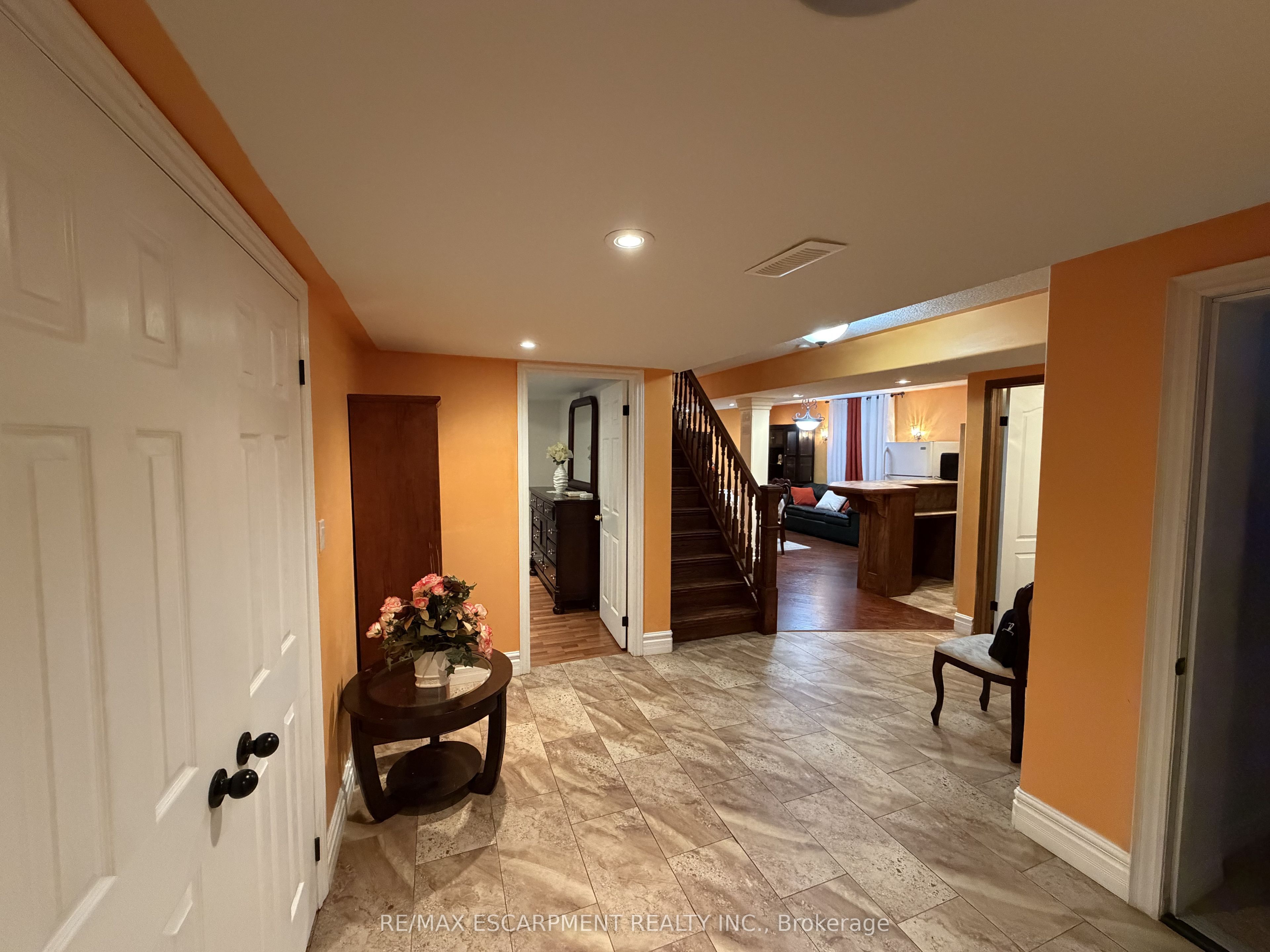 2 PINERIDGE Drive, Hamilton 2