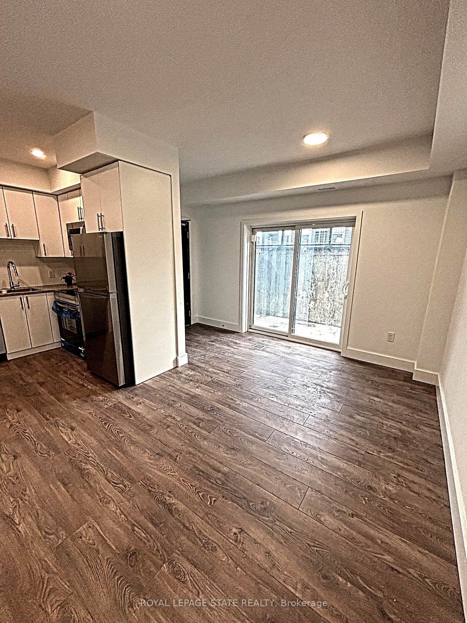 Unit 115 - 6638 Mcleod Road, Niagara Falls 3