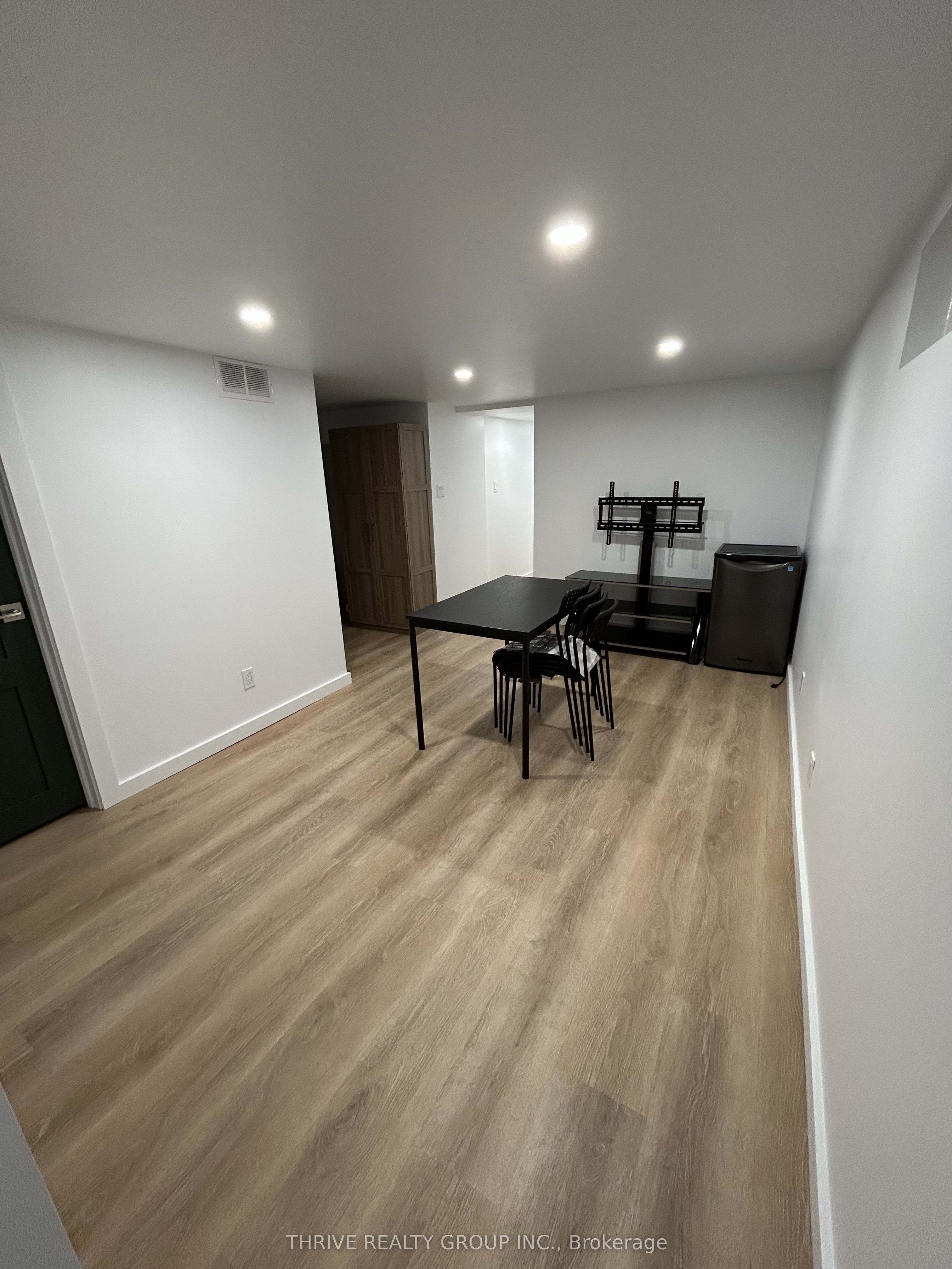 Unit Lower - 27 Belgrave Avenue, London 4