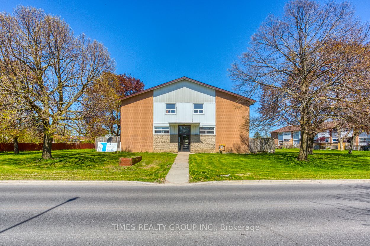 Unit F - 23 Manitou Crescent W, Loyalist 2