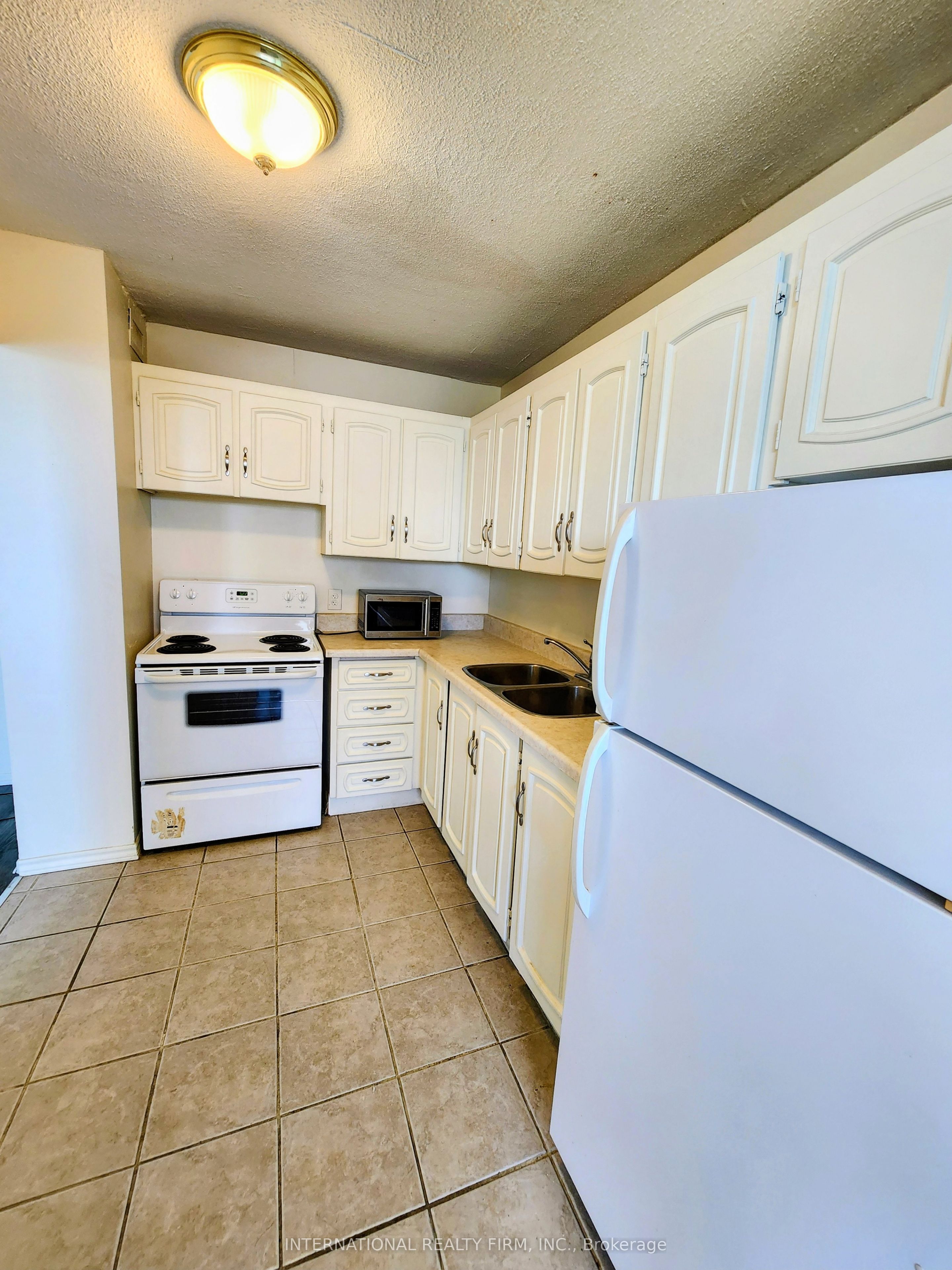 Unit 1102 - 215 Glenridge Avenue, St. Catharines 2