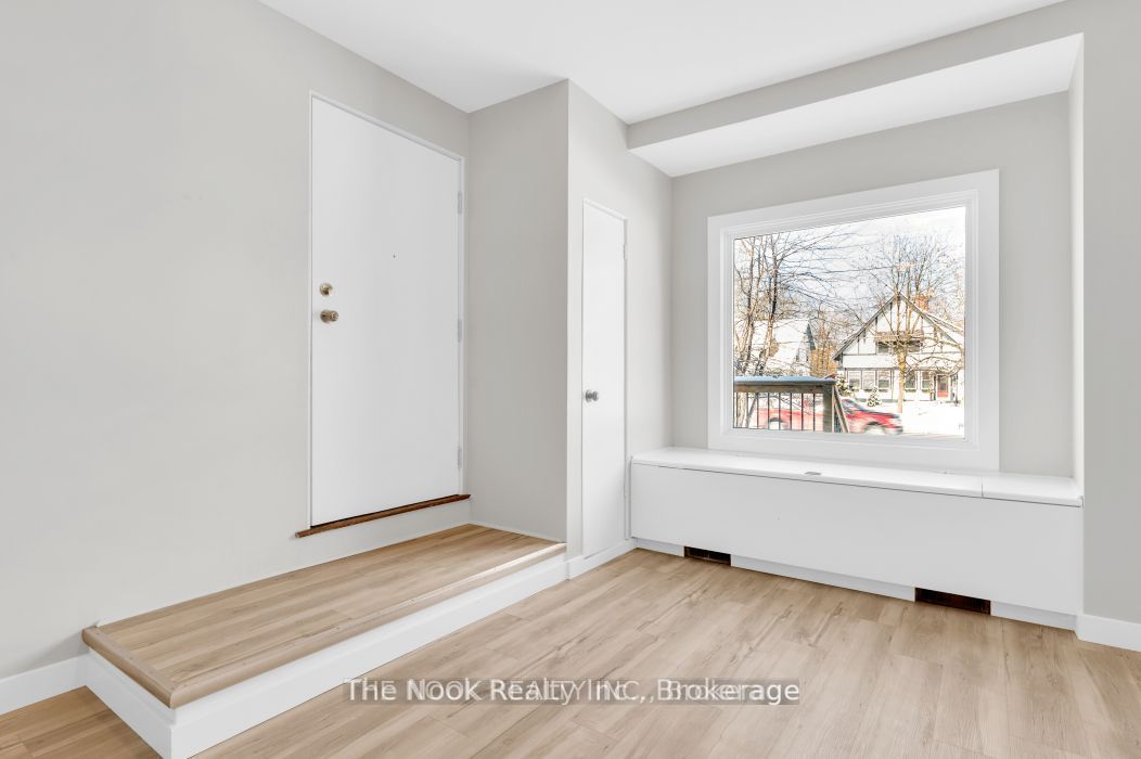 243 Bridge Street E, Belleville 2