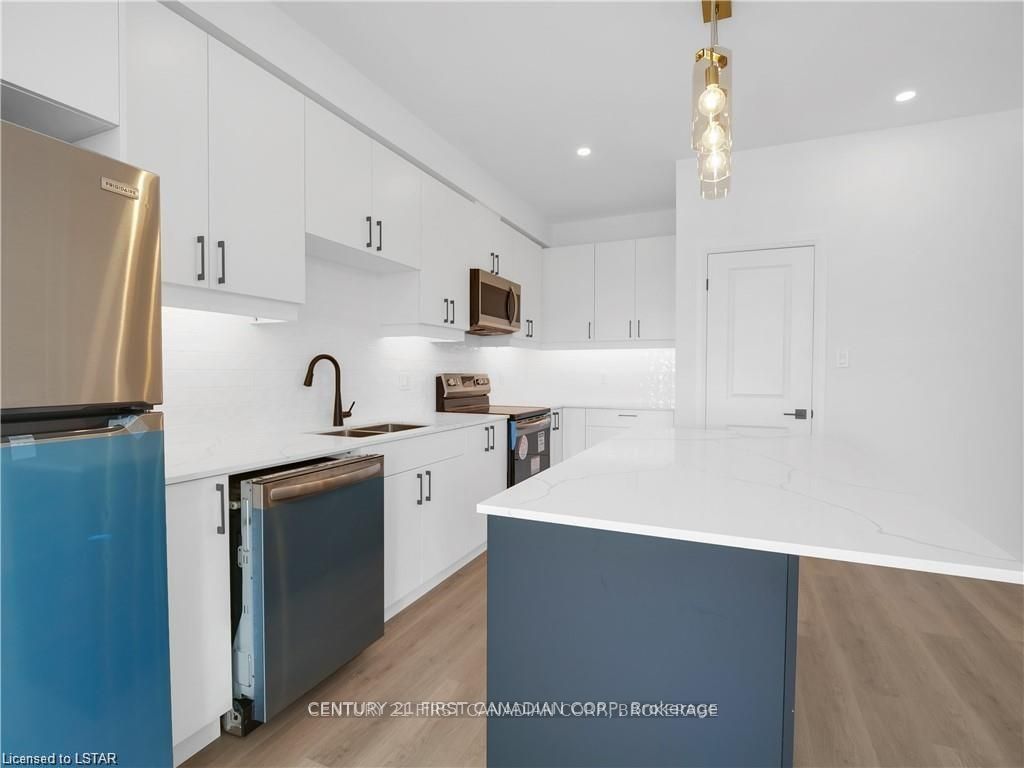 Unit 51 - 3900 Savoy Street, London 4