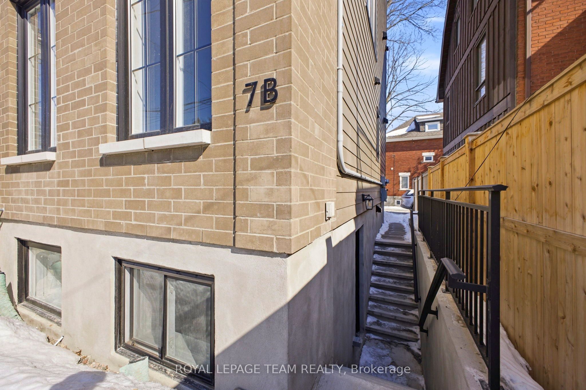Unit B - 7 Gwynne Avenue, Ottawa 3