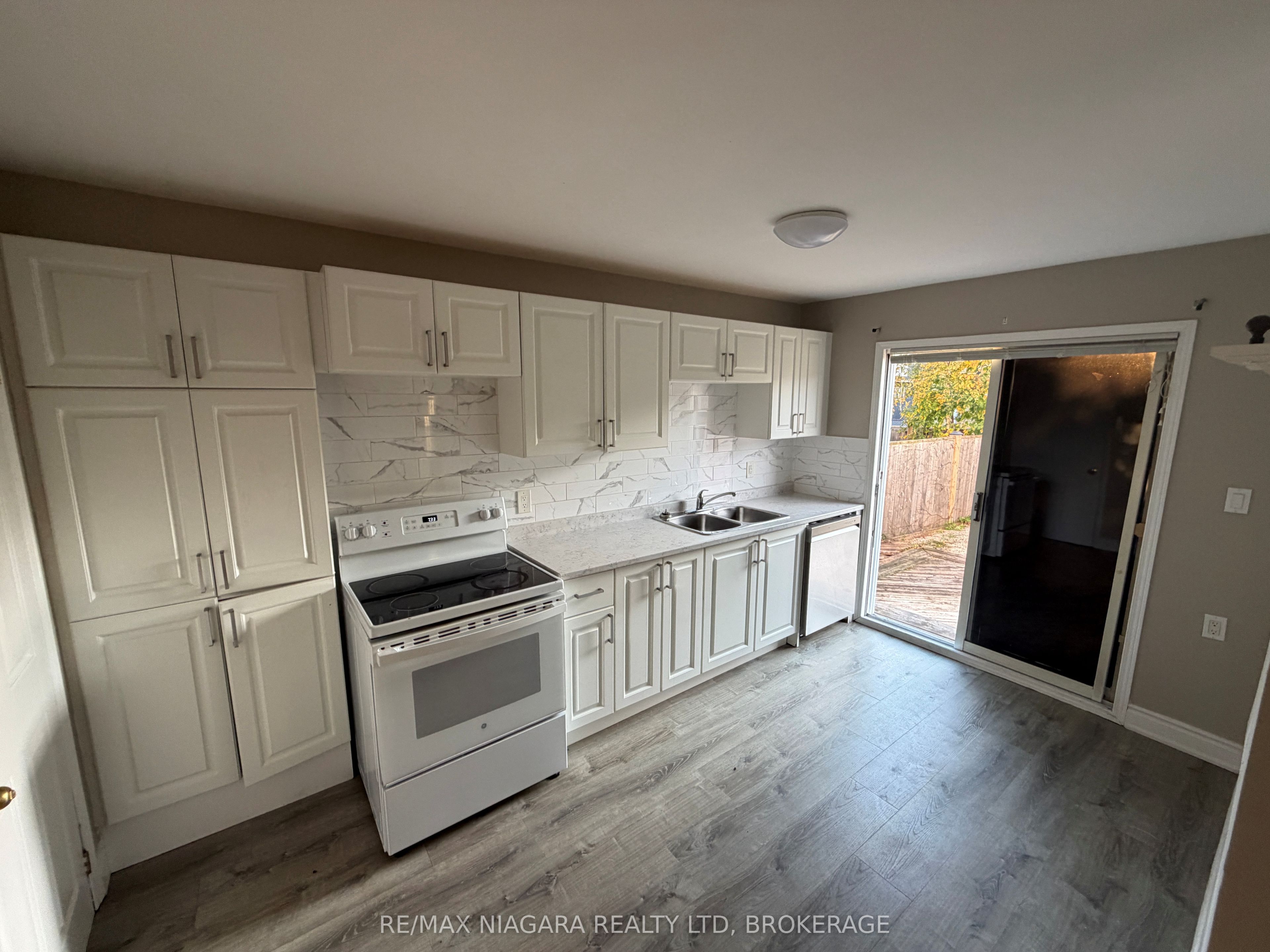 Unit Unit 2 - 24 Union Street, St. Catharines 2