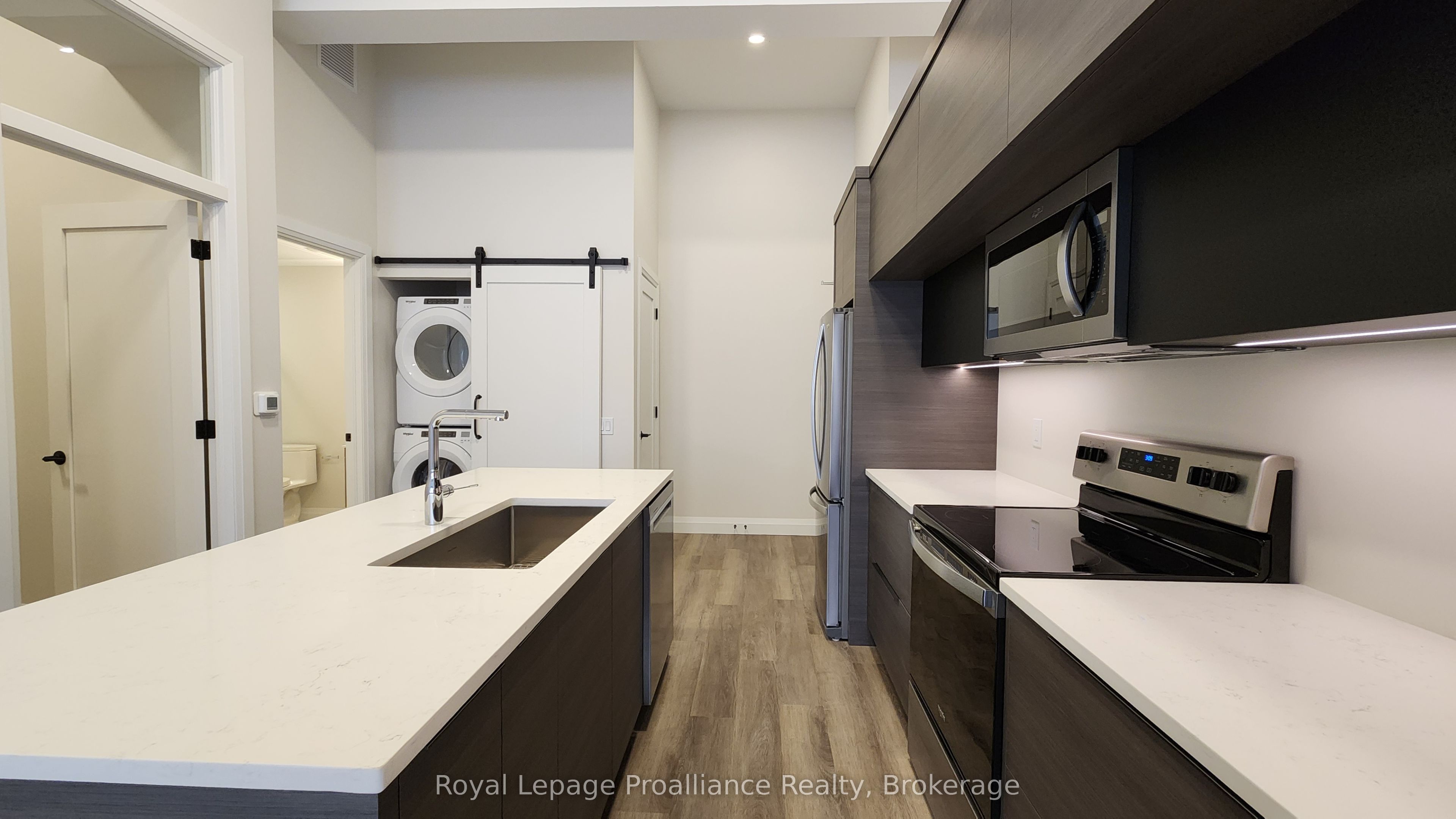 Unit 4 - 261 Front Street, Belleville 5