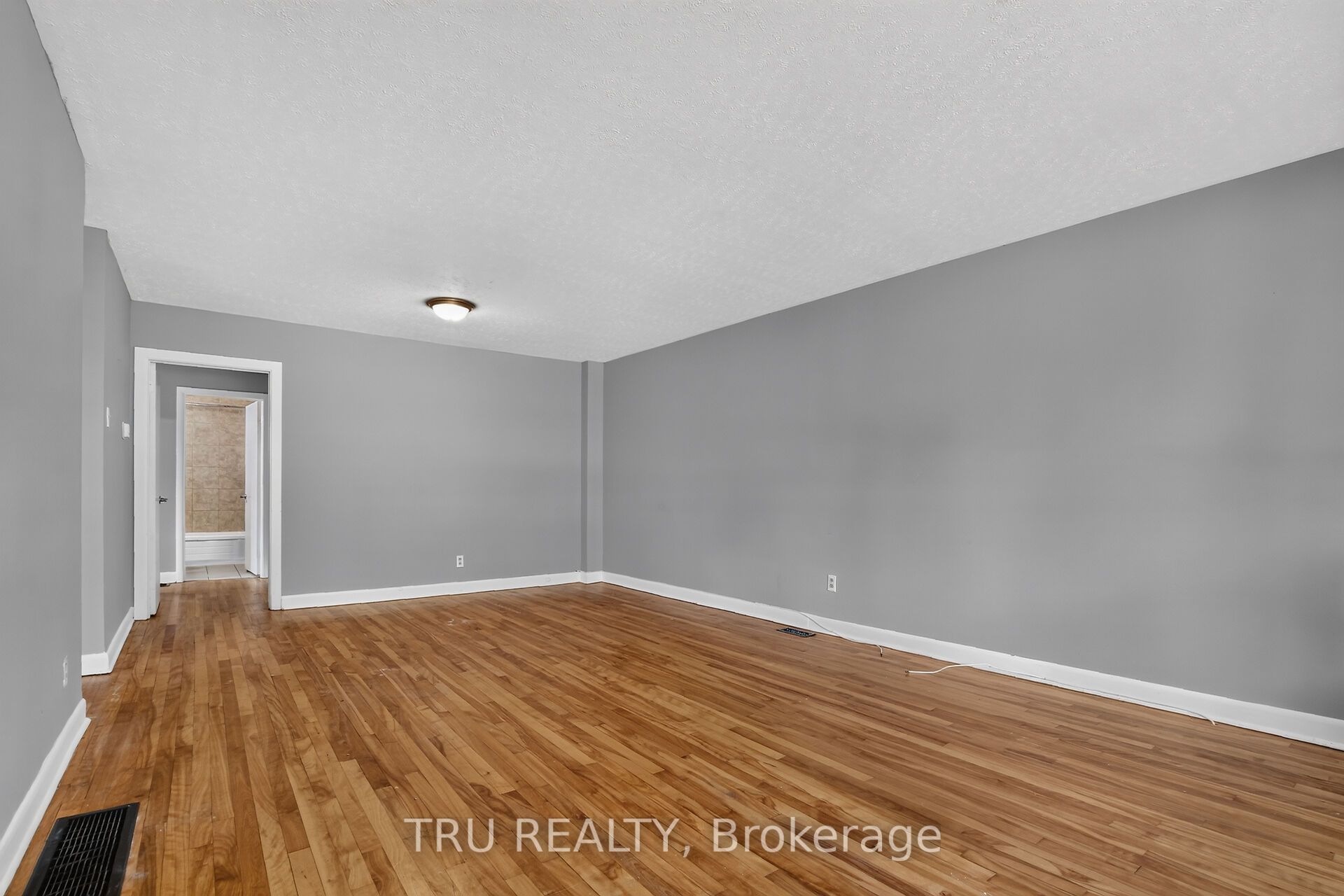 Unit A - 2428 Iris Street, Ottawa 5