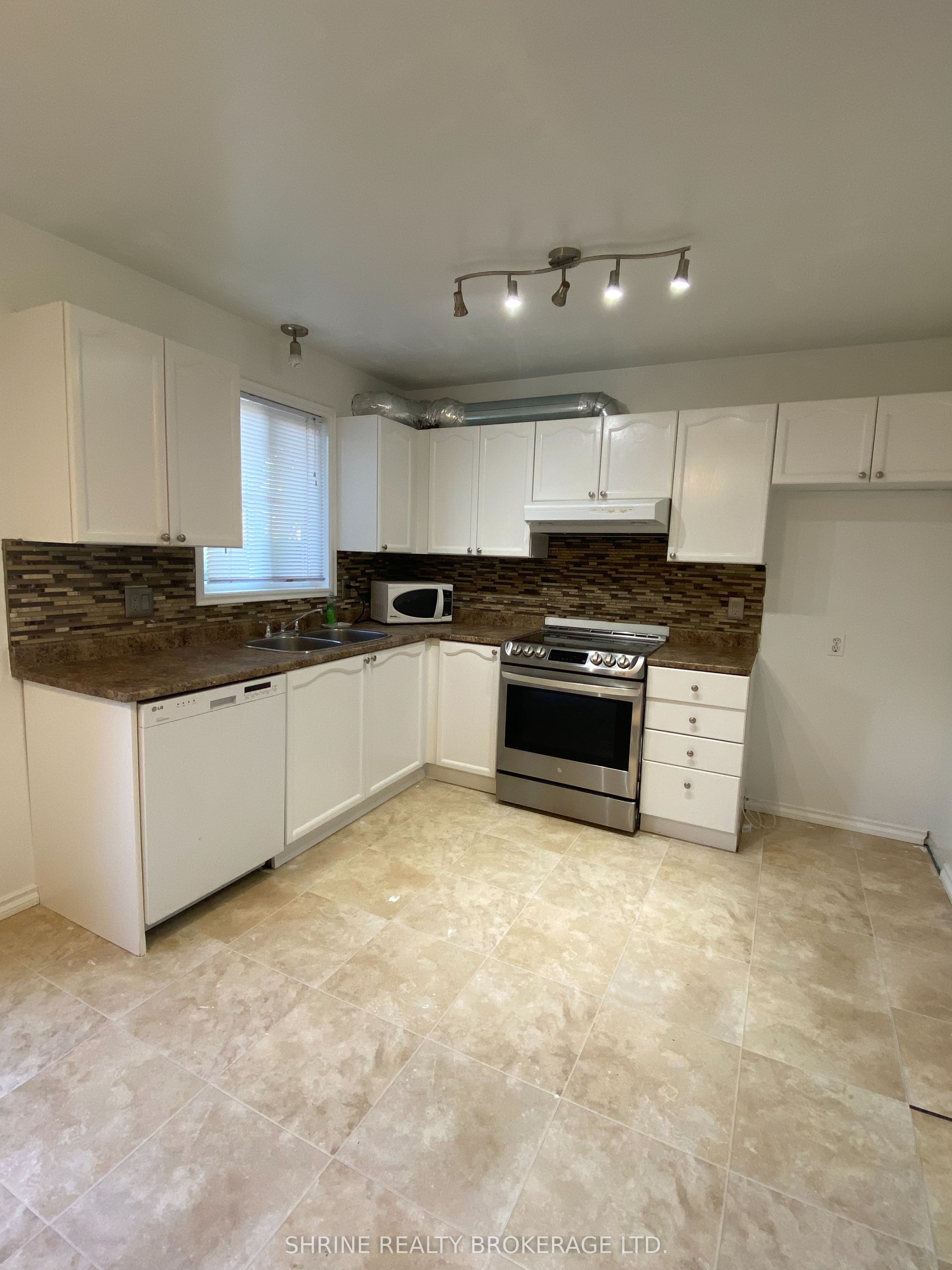 Unit 19 - 70 Chapman Court, London 5
