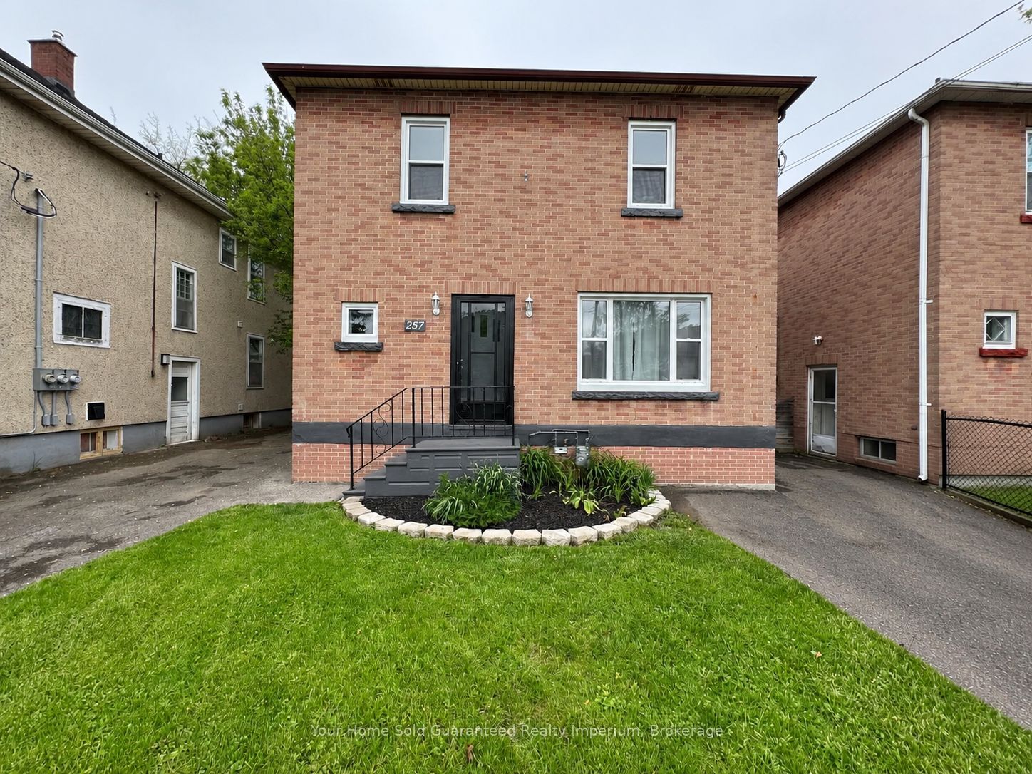 Unit A - 257 Niagara Street, Welland 1
