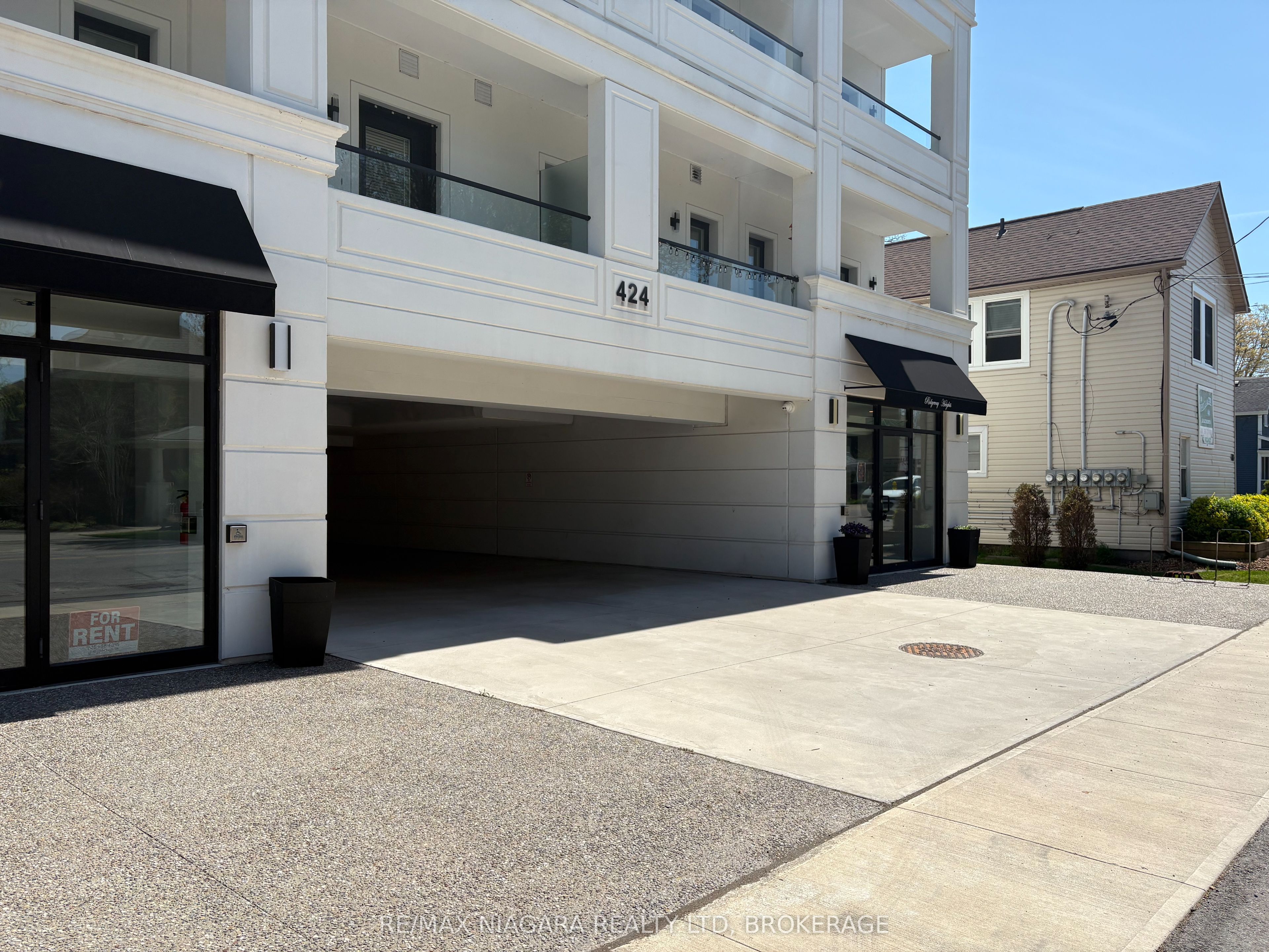 Unit 207 - 424 Ridge Road N, Fort Erie 2