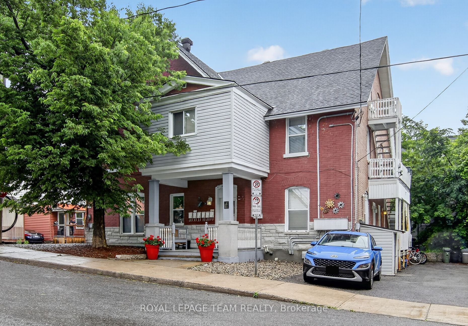 Unit 5 - 4 Eccles Street, Ottawa 2