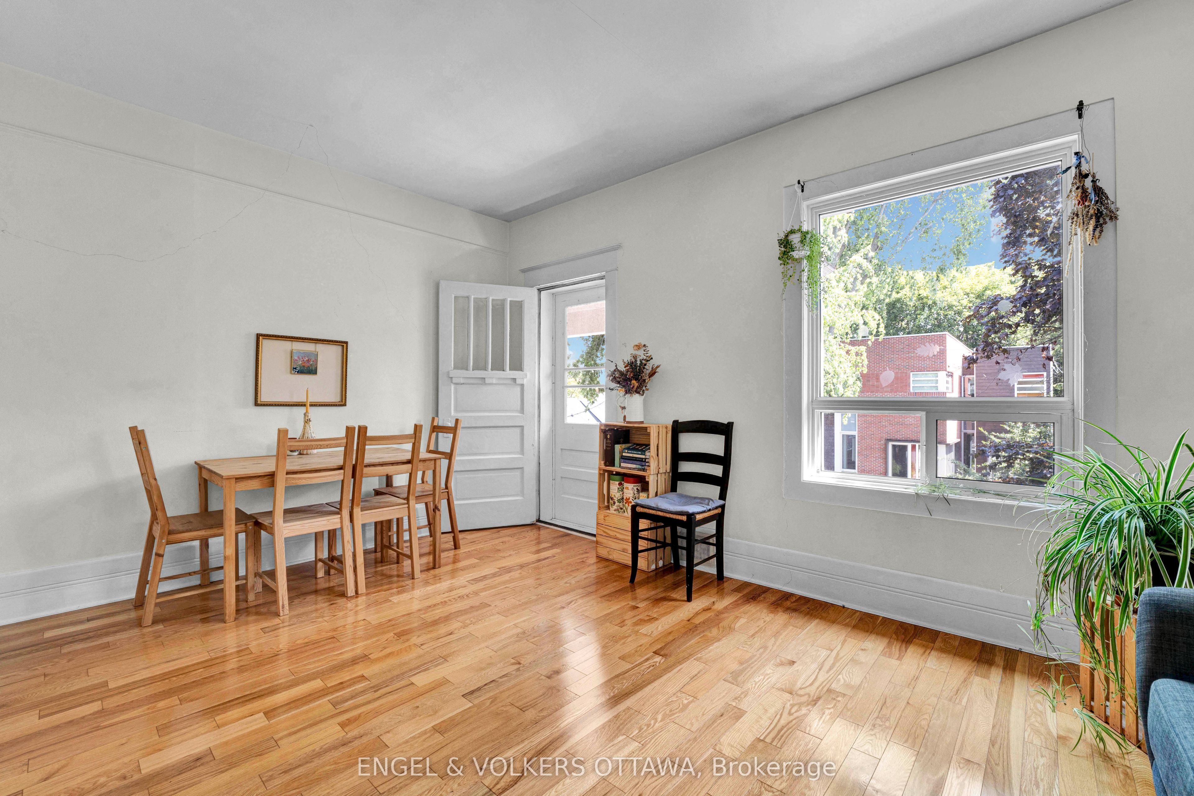 Unit 2 - 172 Ivy Crescent, Ottawa 2