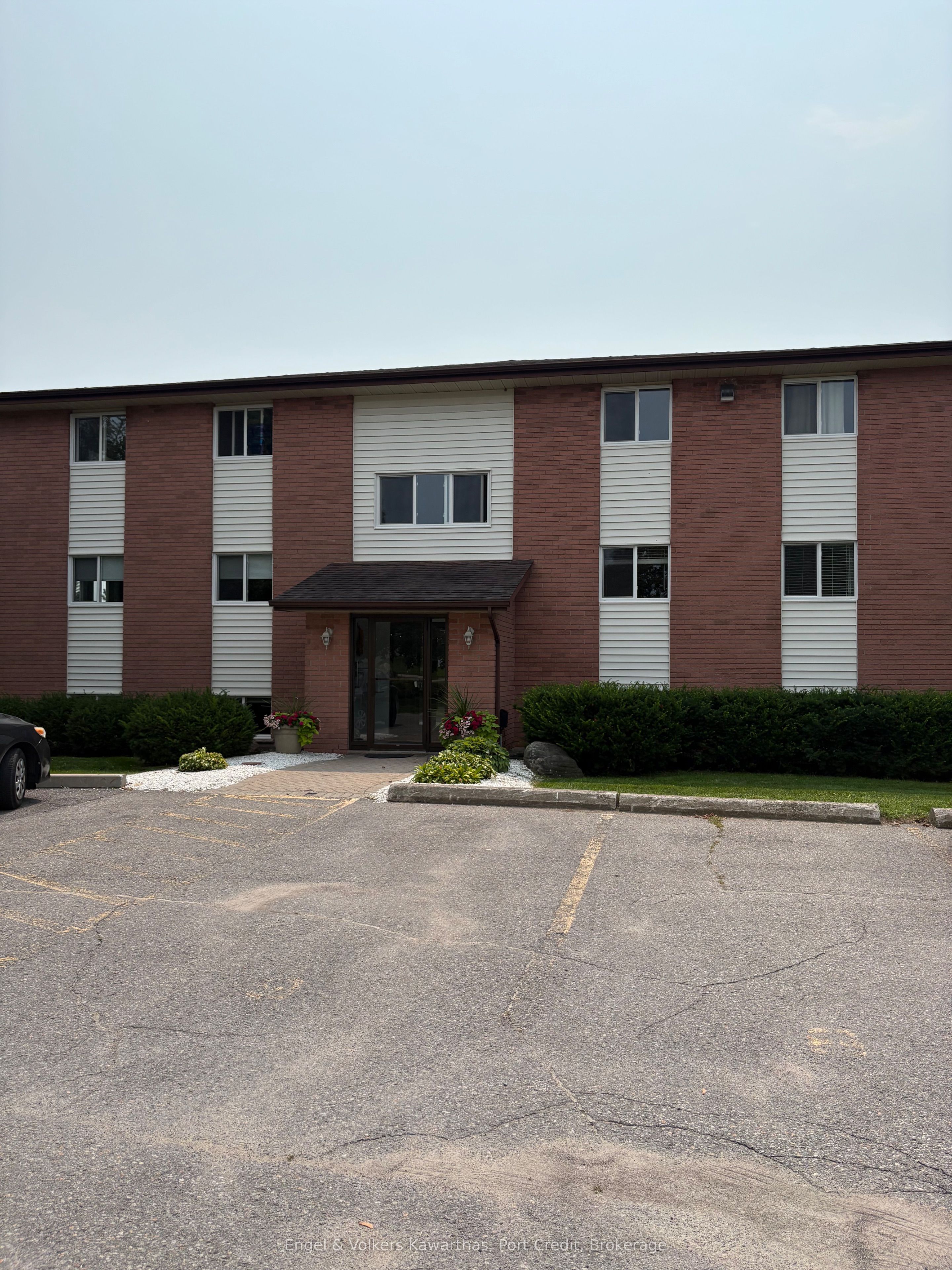 Unit 204 - 1429 Clearview Drive, Peterborough 2