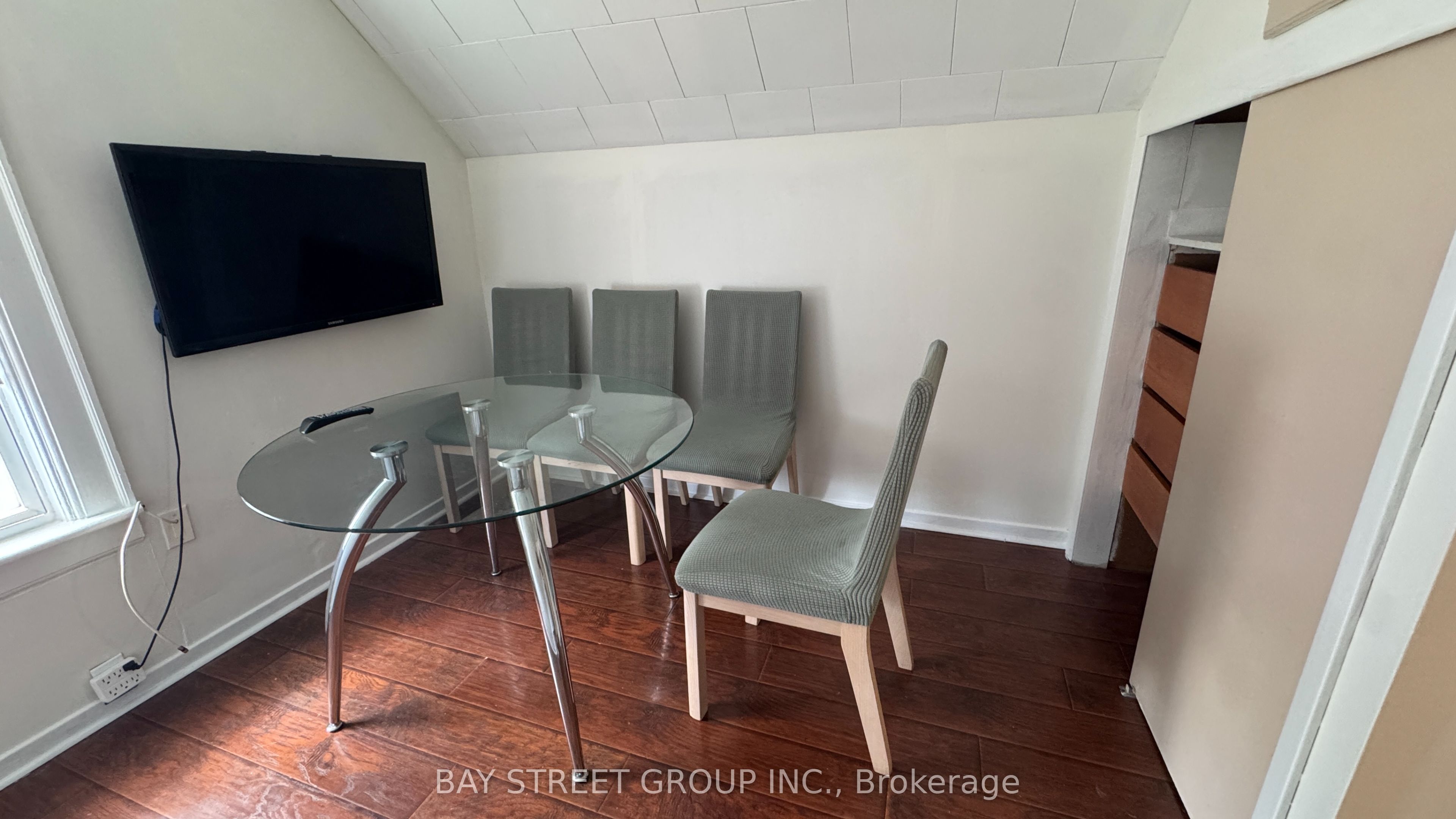 Unit Upper - 4138 Drummond Road, Niagara Falls 3