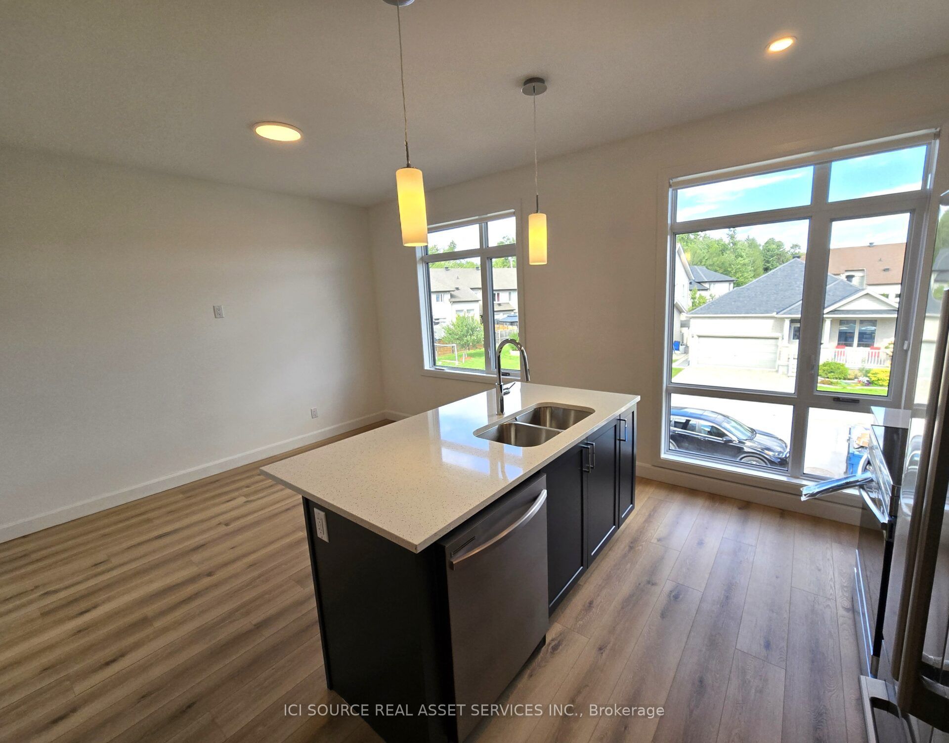 Unit Second Floor - 873 Contour Street, Orleans-Gloucester 5