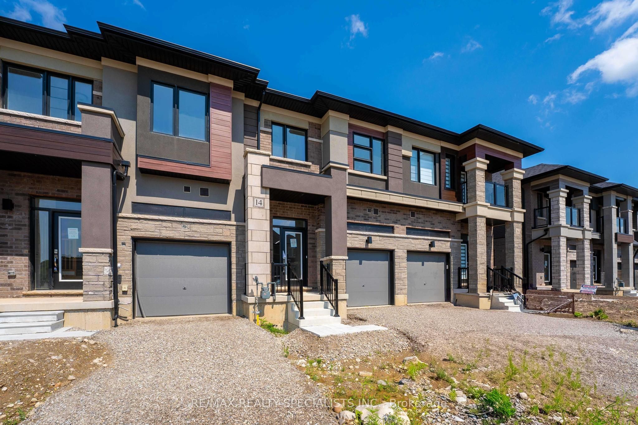 14 Dennis Avenue, Brantford 3