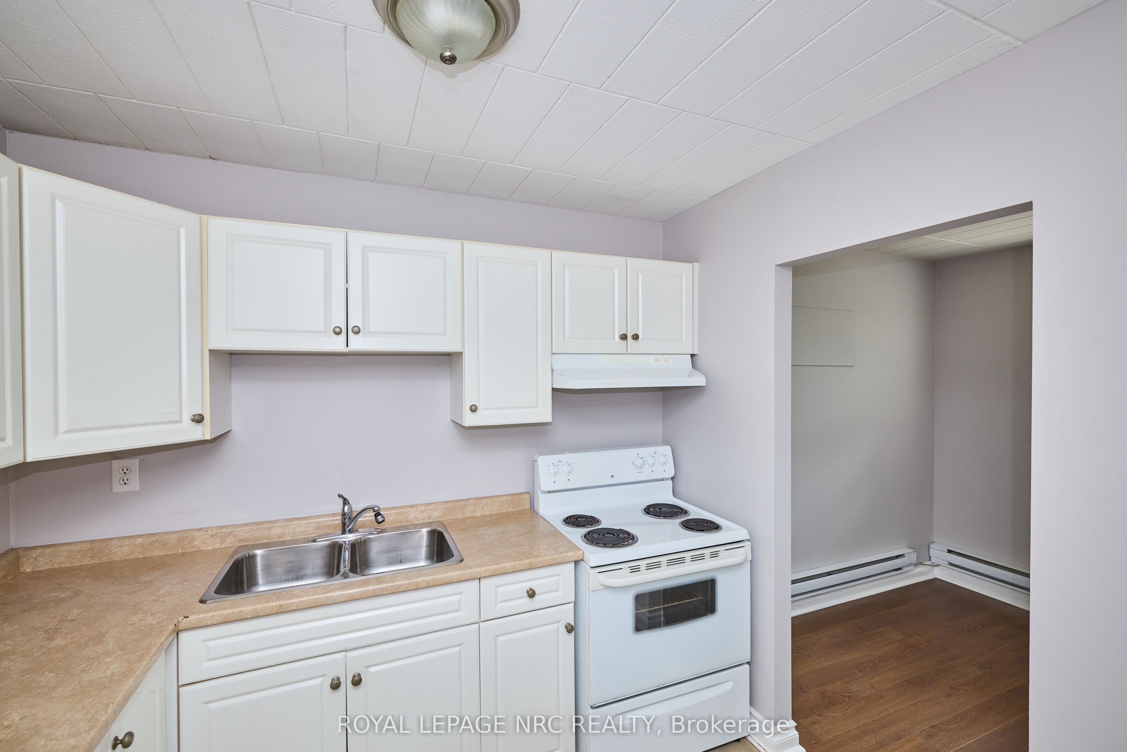 Unit 11 - 98 Woodlawn Road, Welland 5