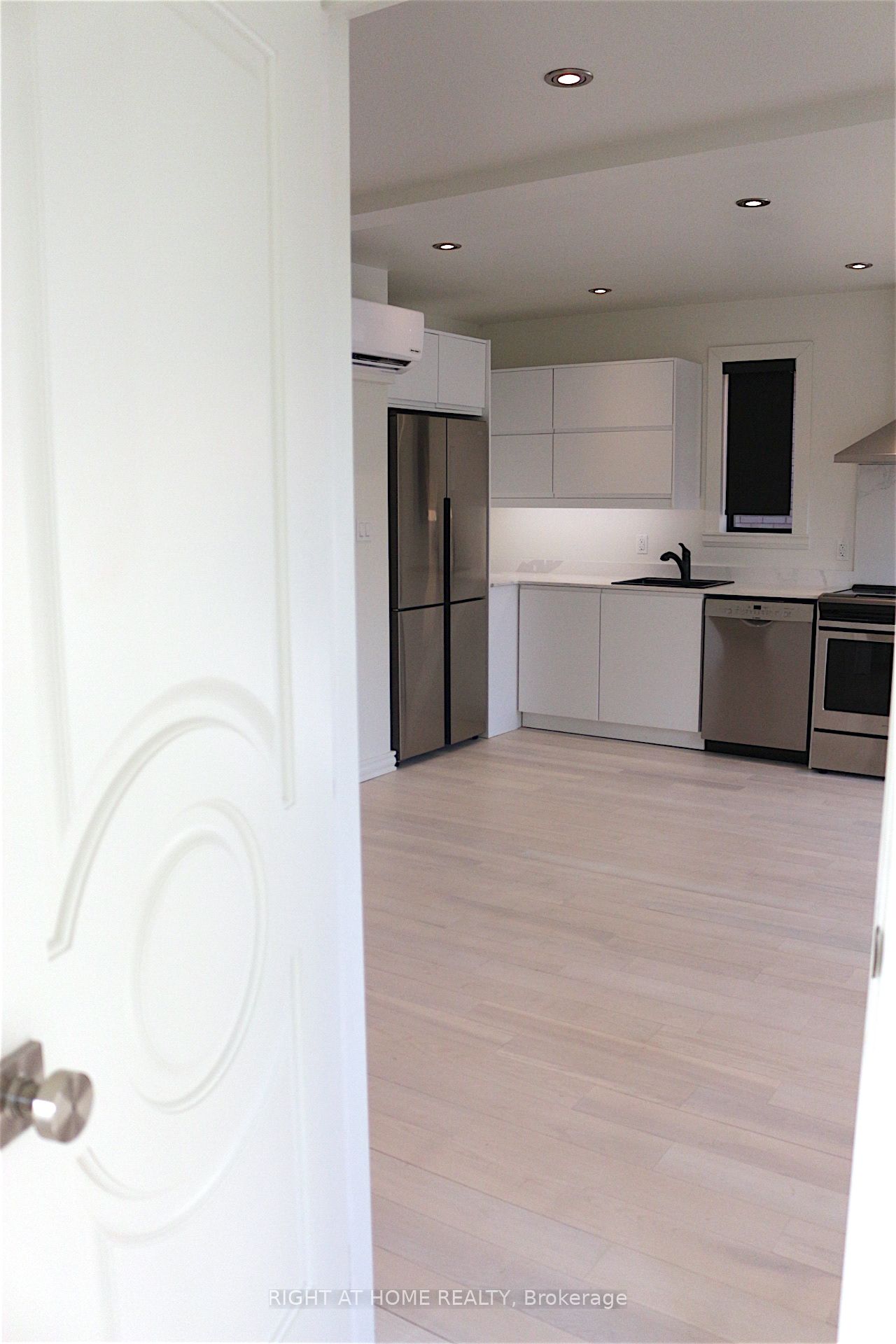 Unit 4 - 843 Main Street E, Hamilton 4