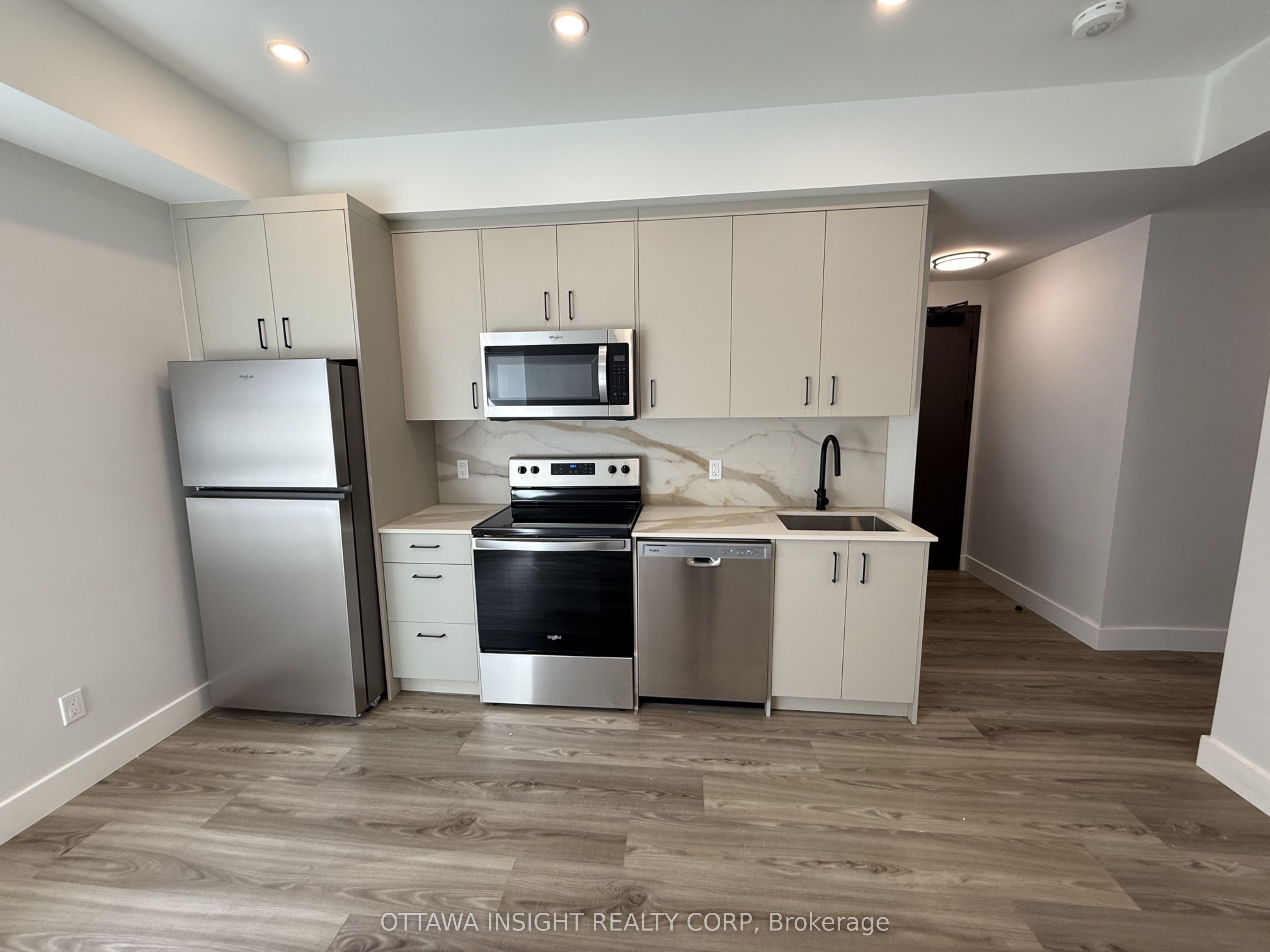Unit 4 - 266 Carruthers Avenue, Ottawa 4