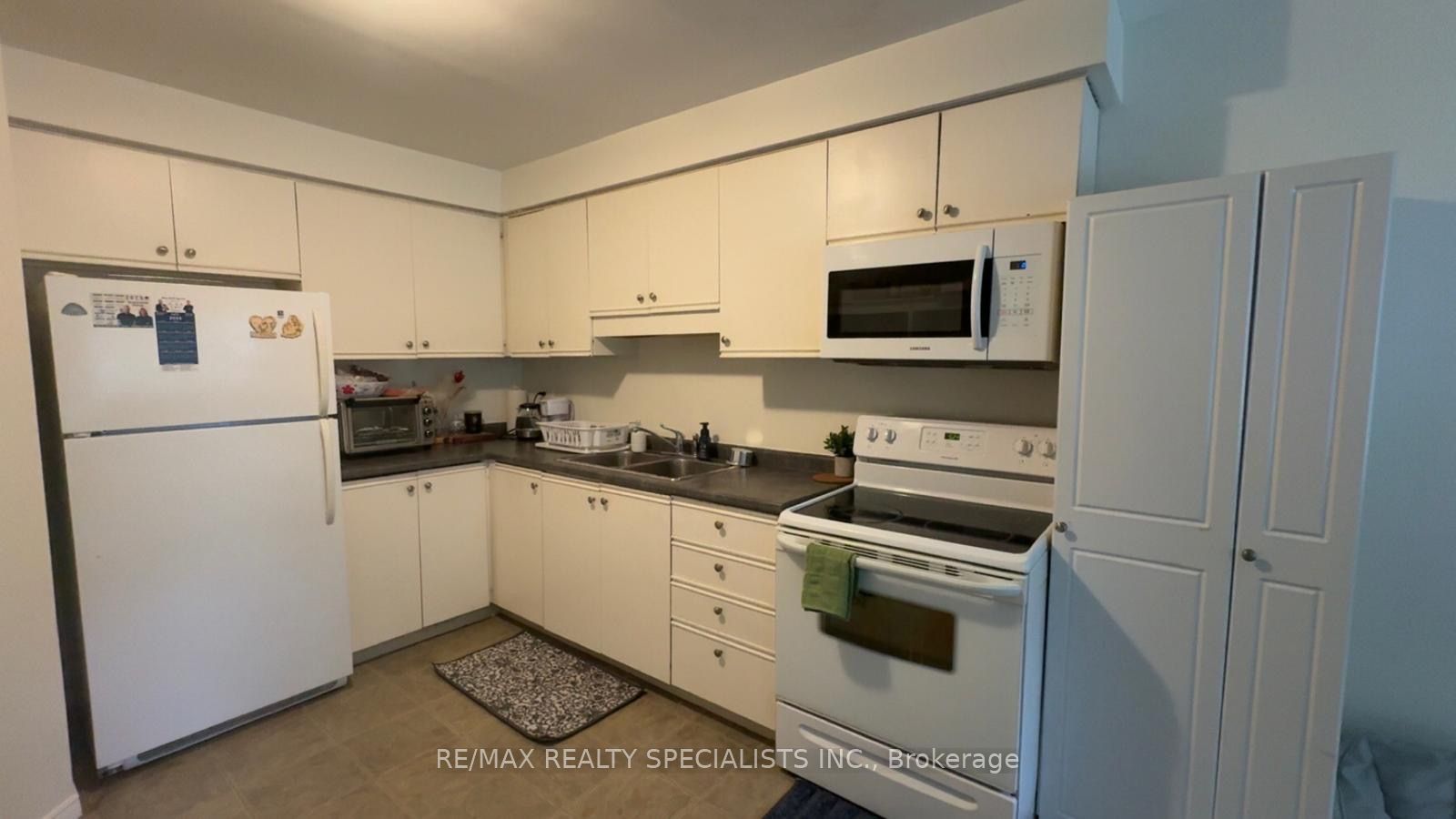 Unit 159A - 159 Brantwood Park Road, Brantford 2