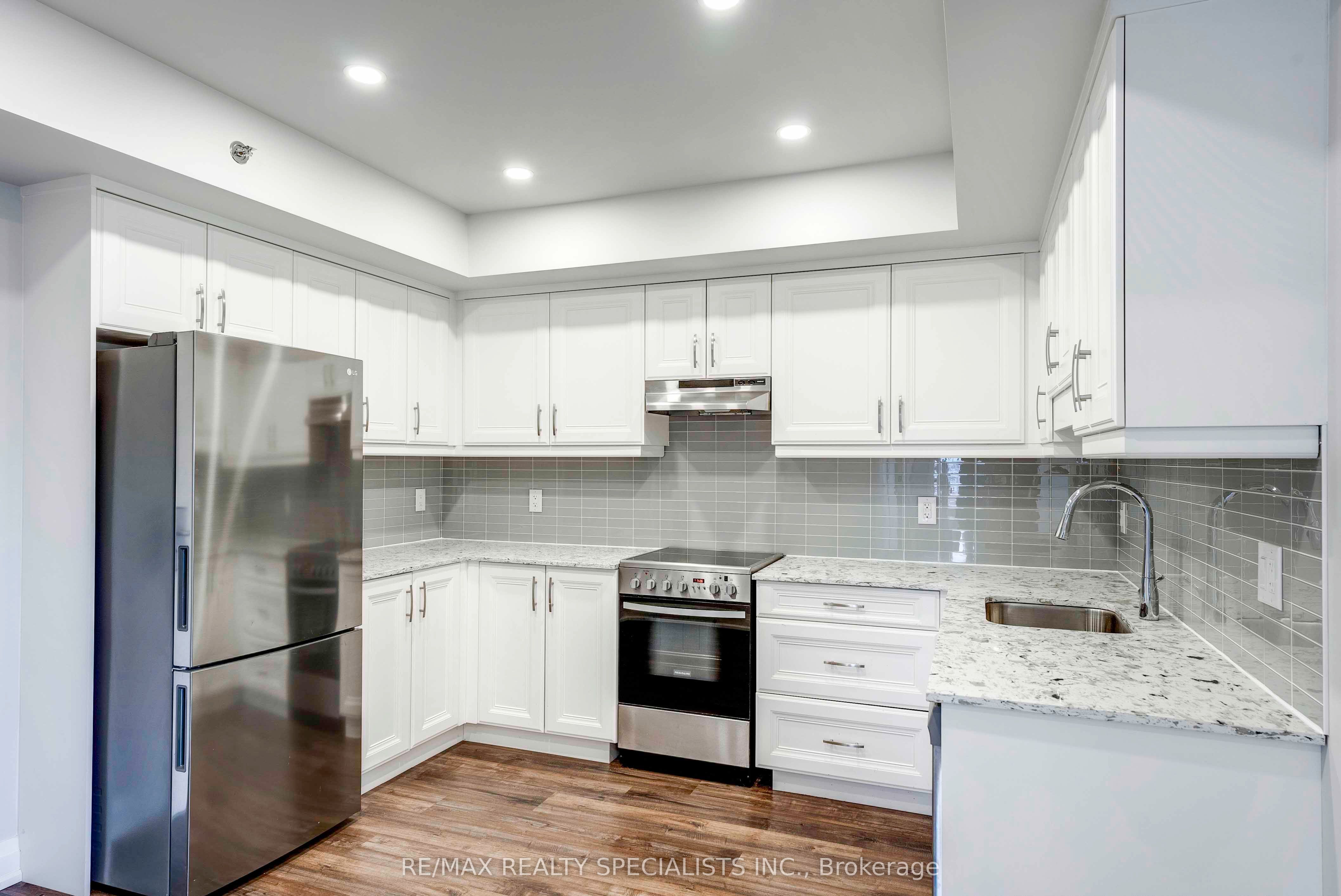 Unit 506 - 5698 Main Street, Niagara Falls 5
