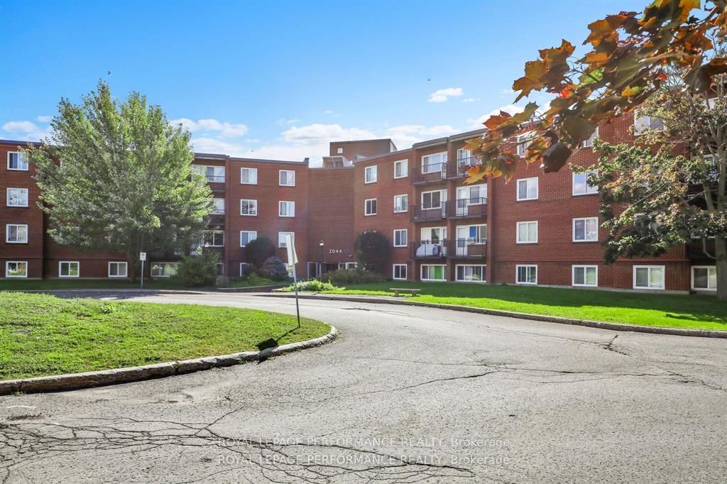 Unit 208C - 2044 Arrowsmith Drive, Orleans-Gloucester 2