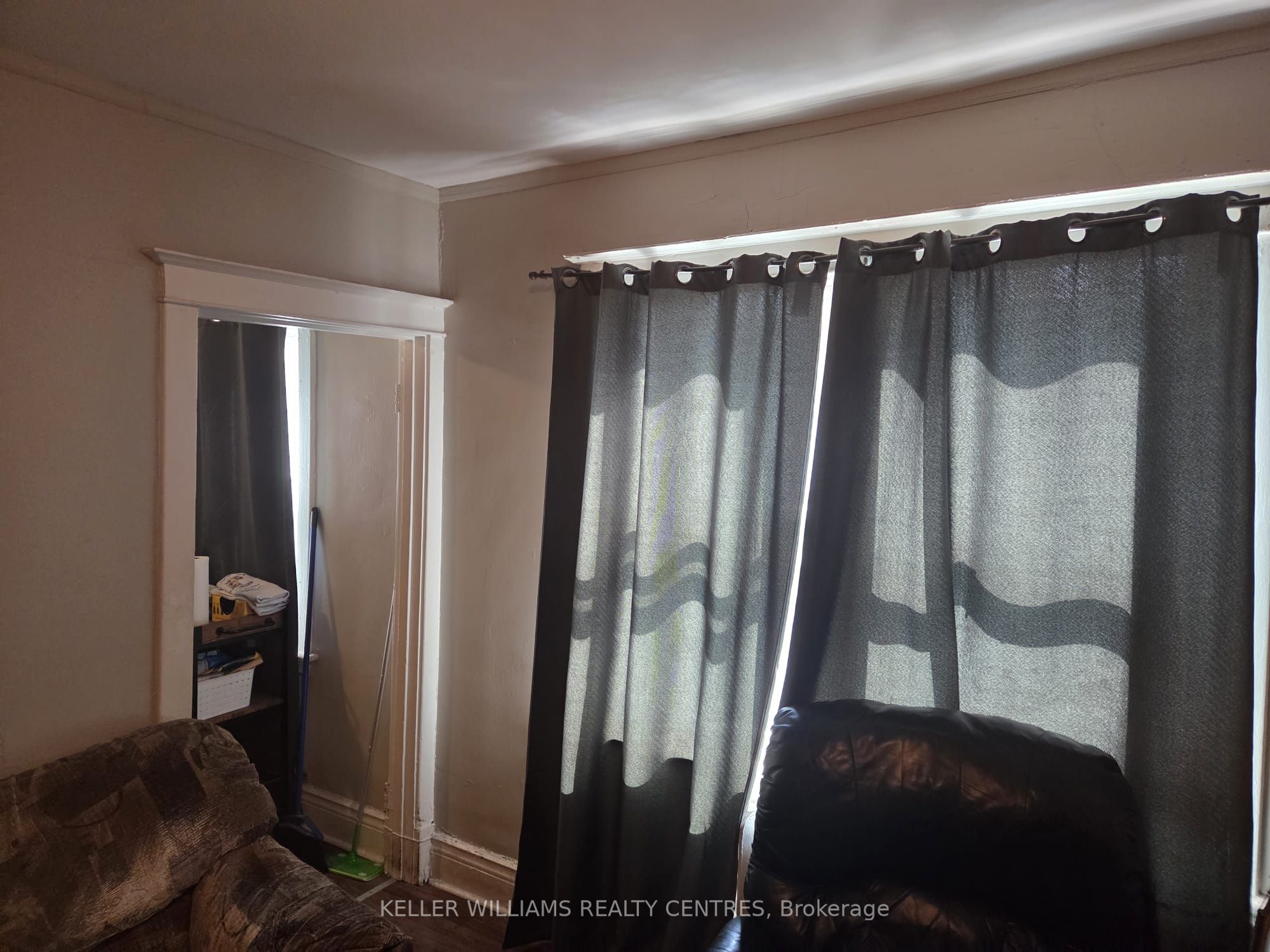 Unit 4 - 991 Main Street E, Hamilton 4