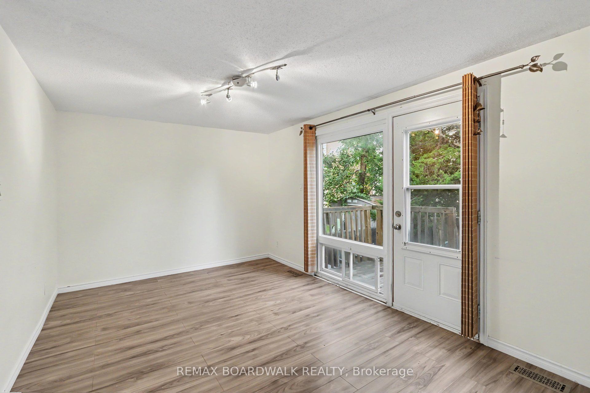 912 Elmsmere Road, Orleans-Gloucester 5