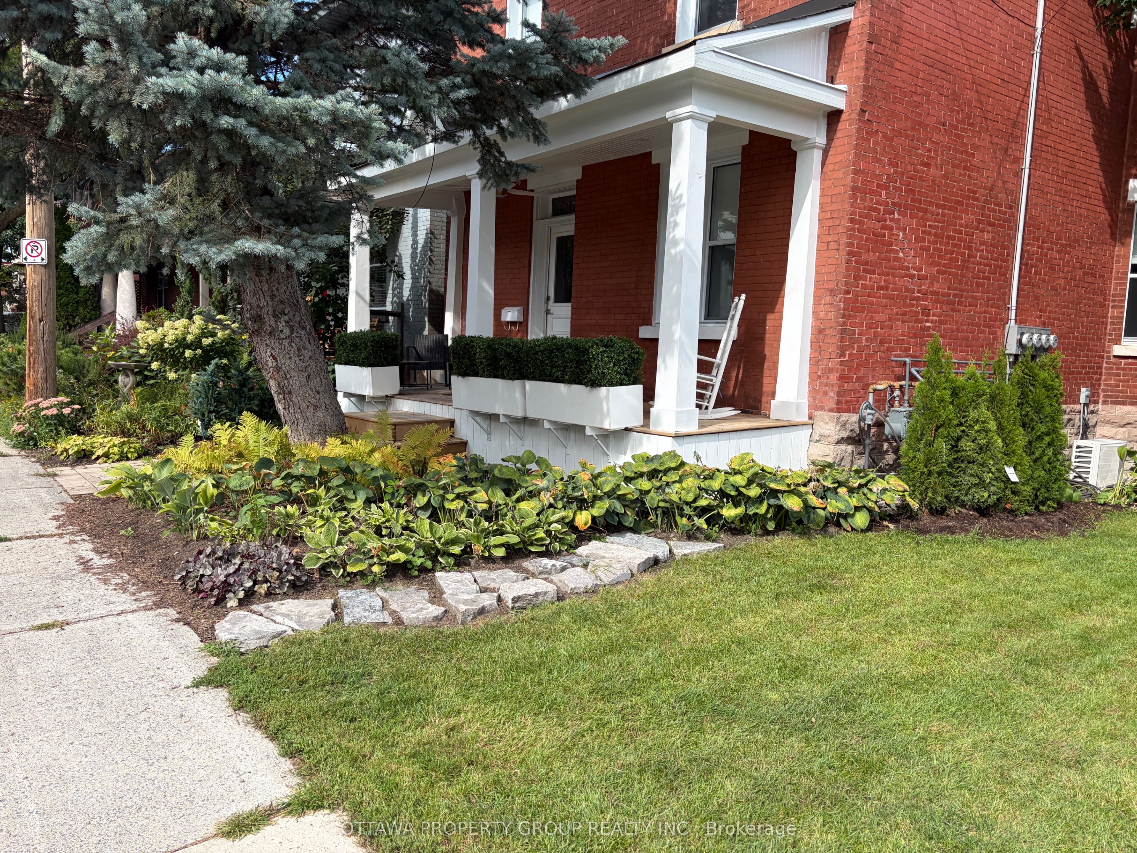 Unit A - 149 Concord Street, Ottawa 2