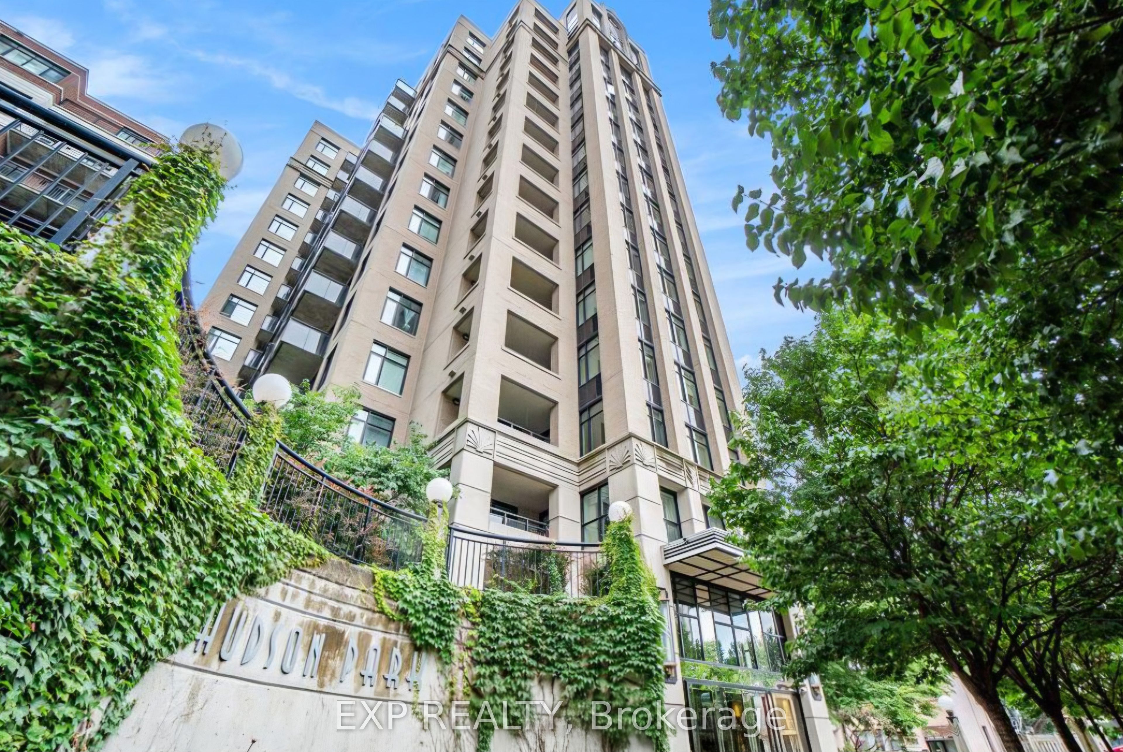 Unit 907 - 245 Kent Street, Ottawa 2