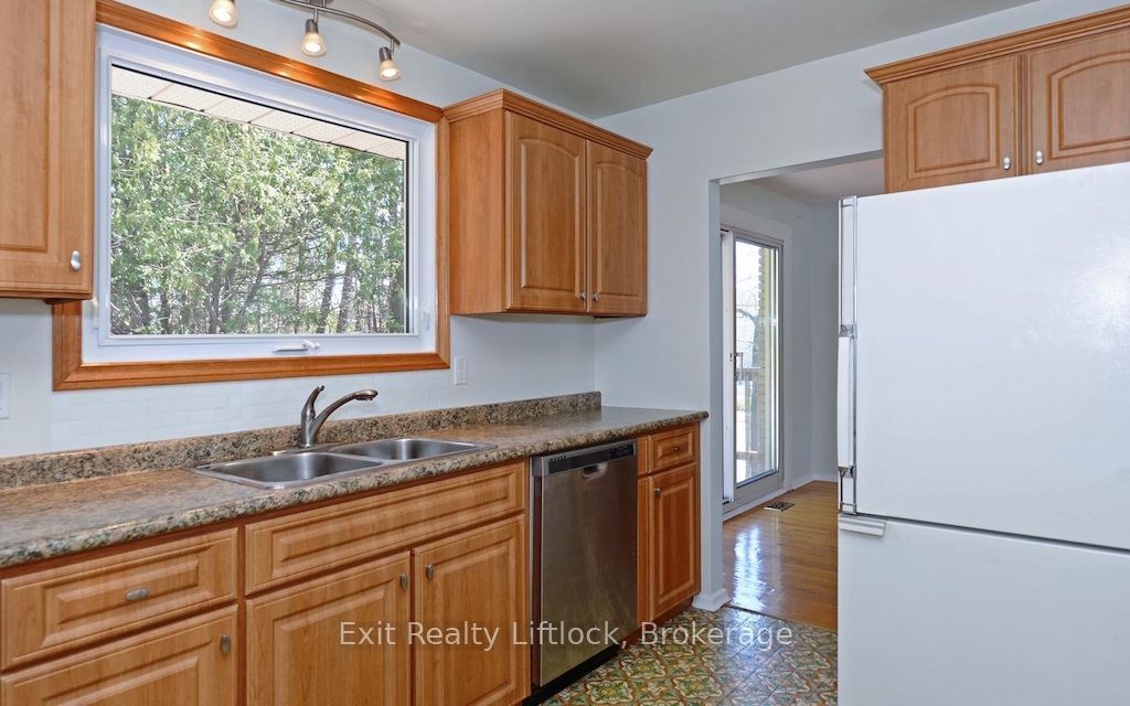 Unit Main Floor - 4 Wallis Drive, Peterborough 5