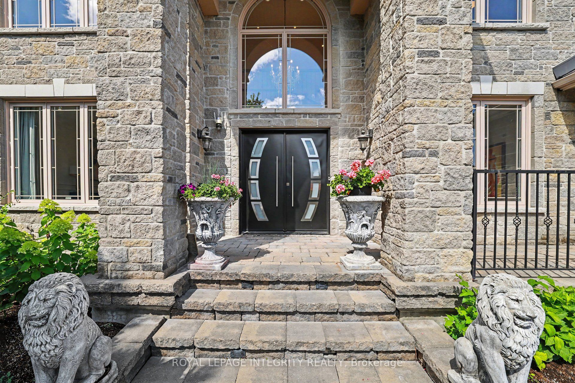 523 Kochar Drive, Ottawa 4