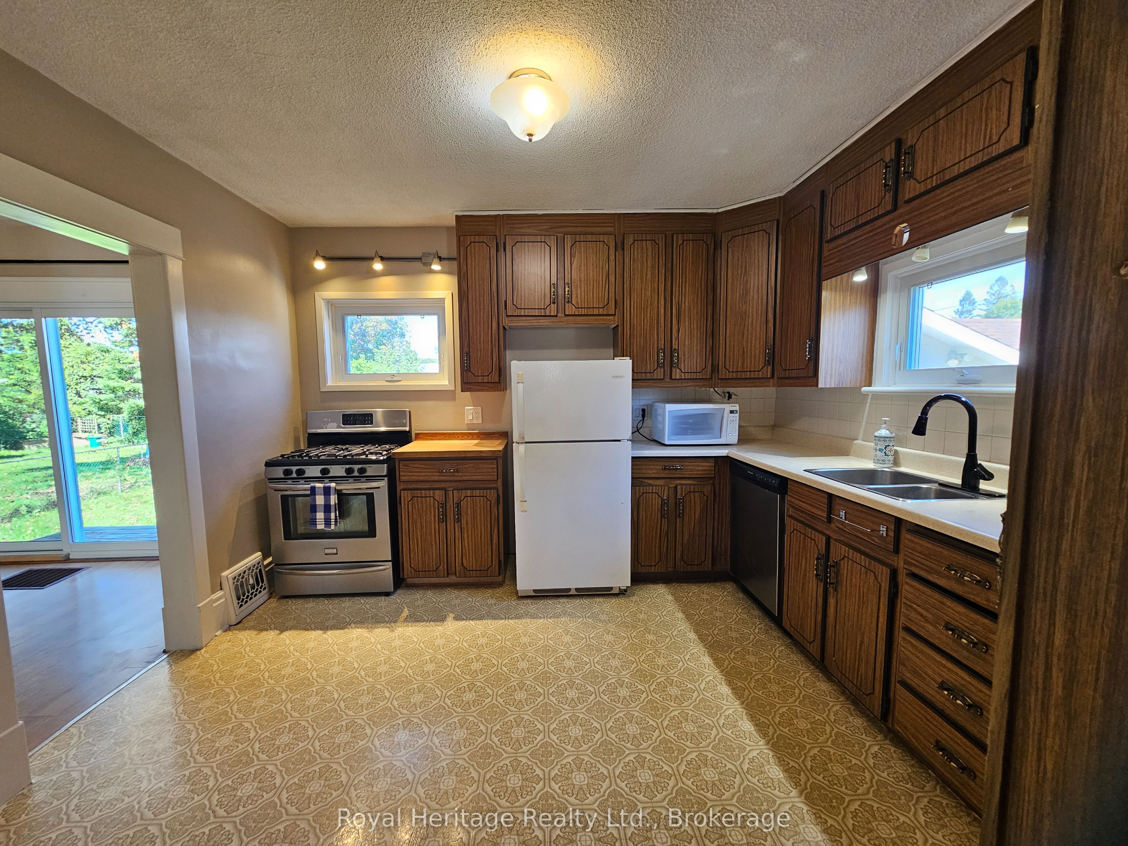 102 Catharine Street, Belleville 5